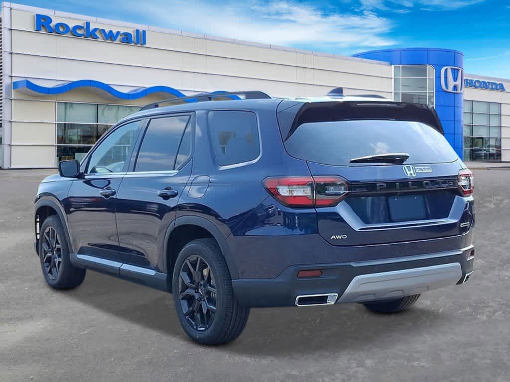 2025 Honda Pilot Touring photo 2