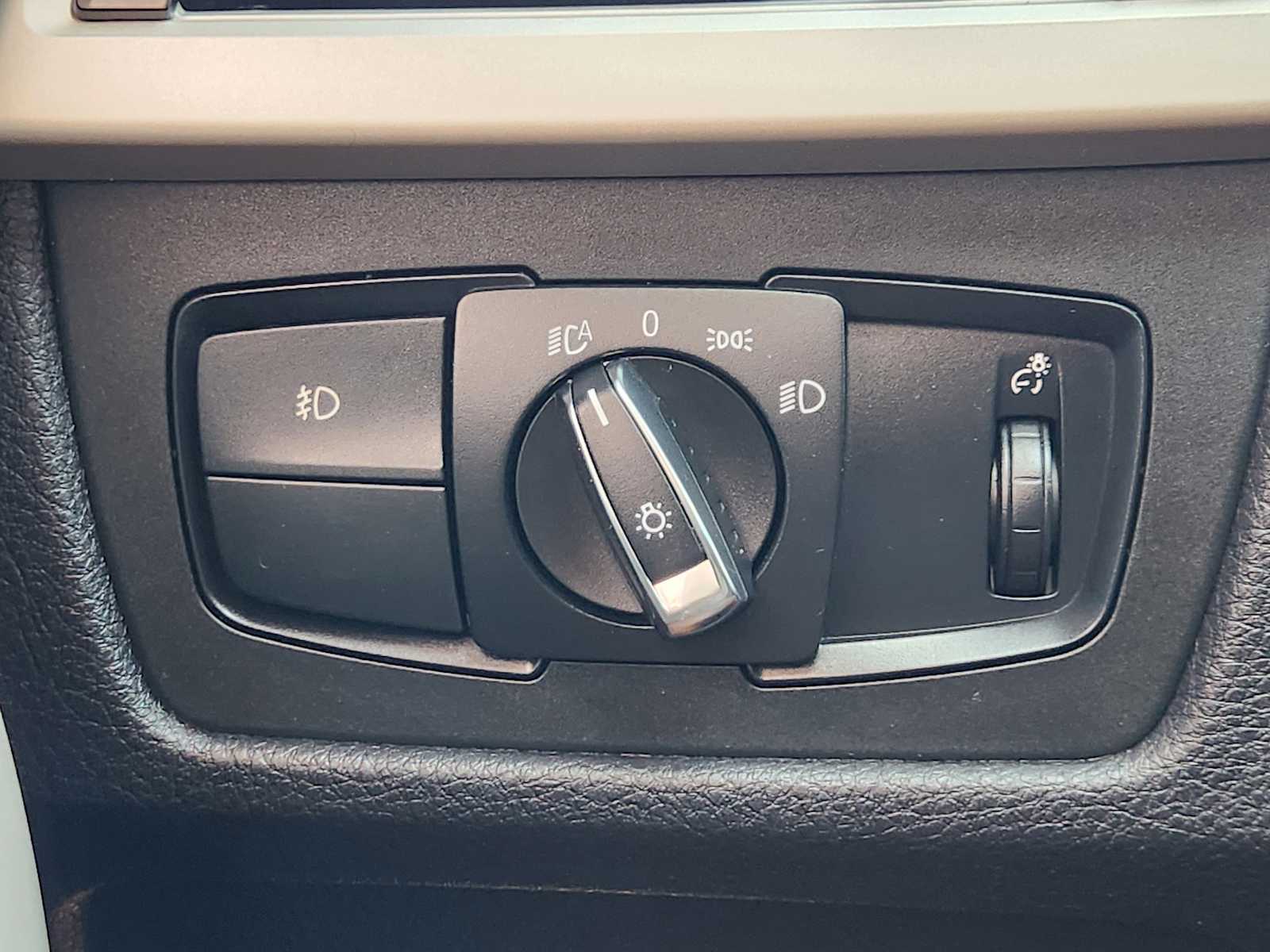 Thumbnail: 2017 BMW 3 Series - 27