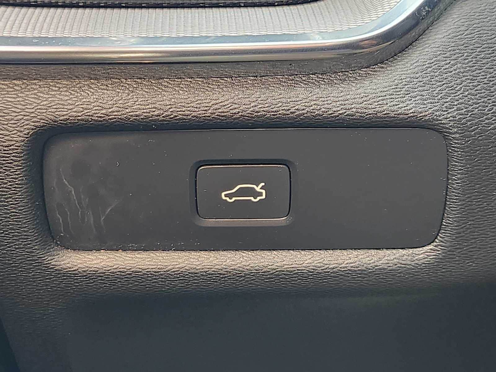 Thumbnail: 2024 Volvo S60 - 27