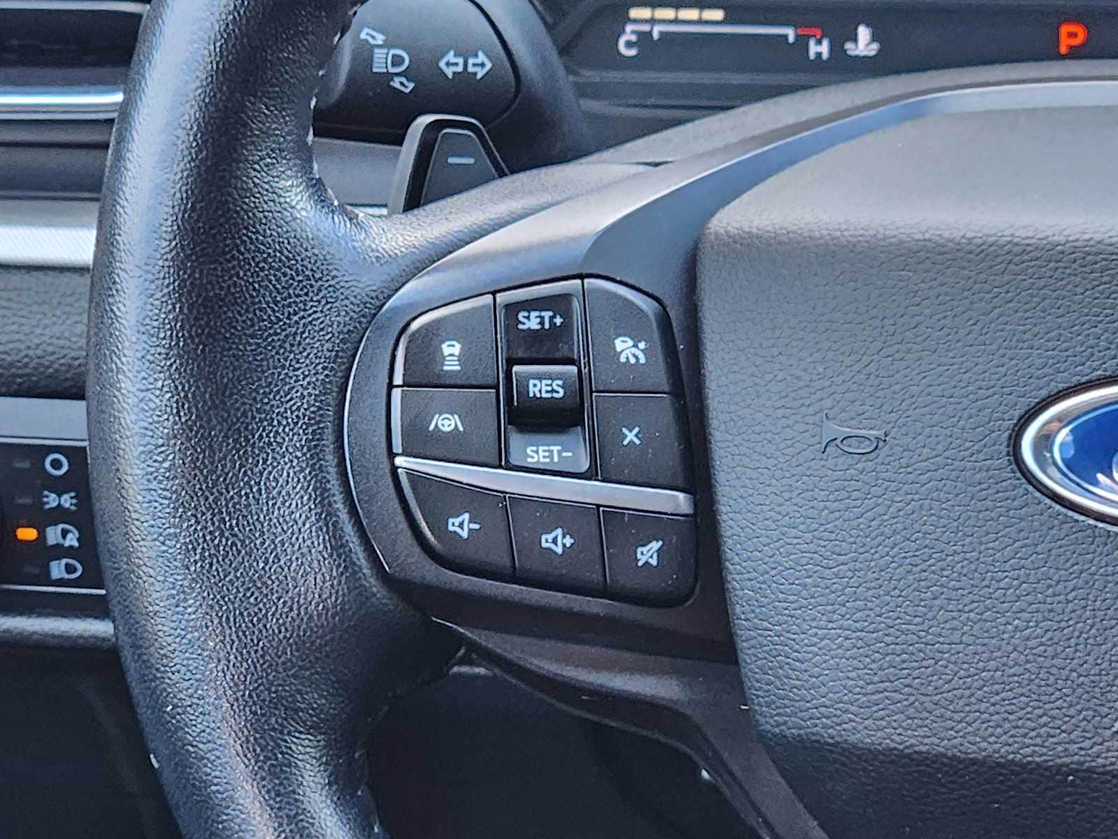 Thumbnail: 2020 Ford Explorer - 32