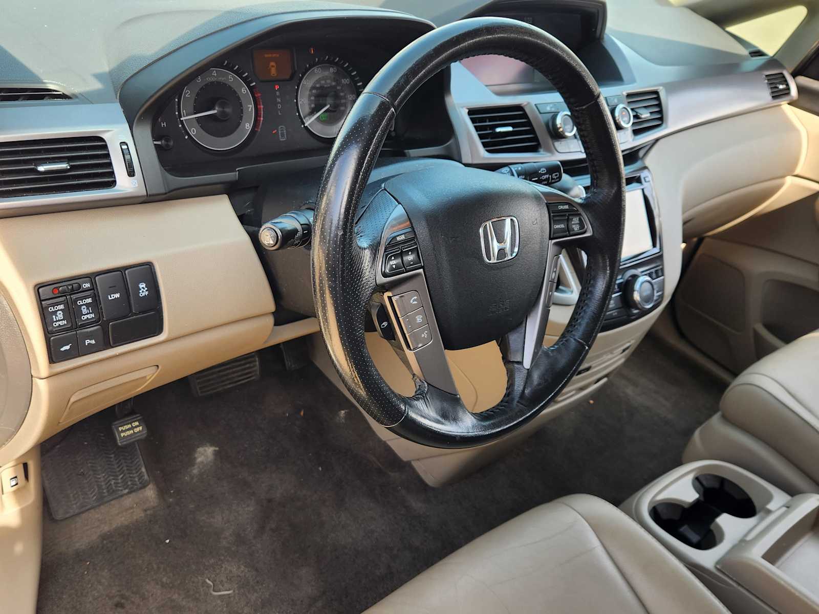 Thumbnail: 2014 Honda Odyssey - 2