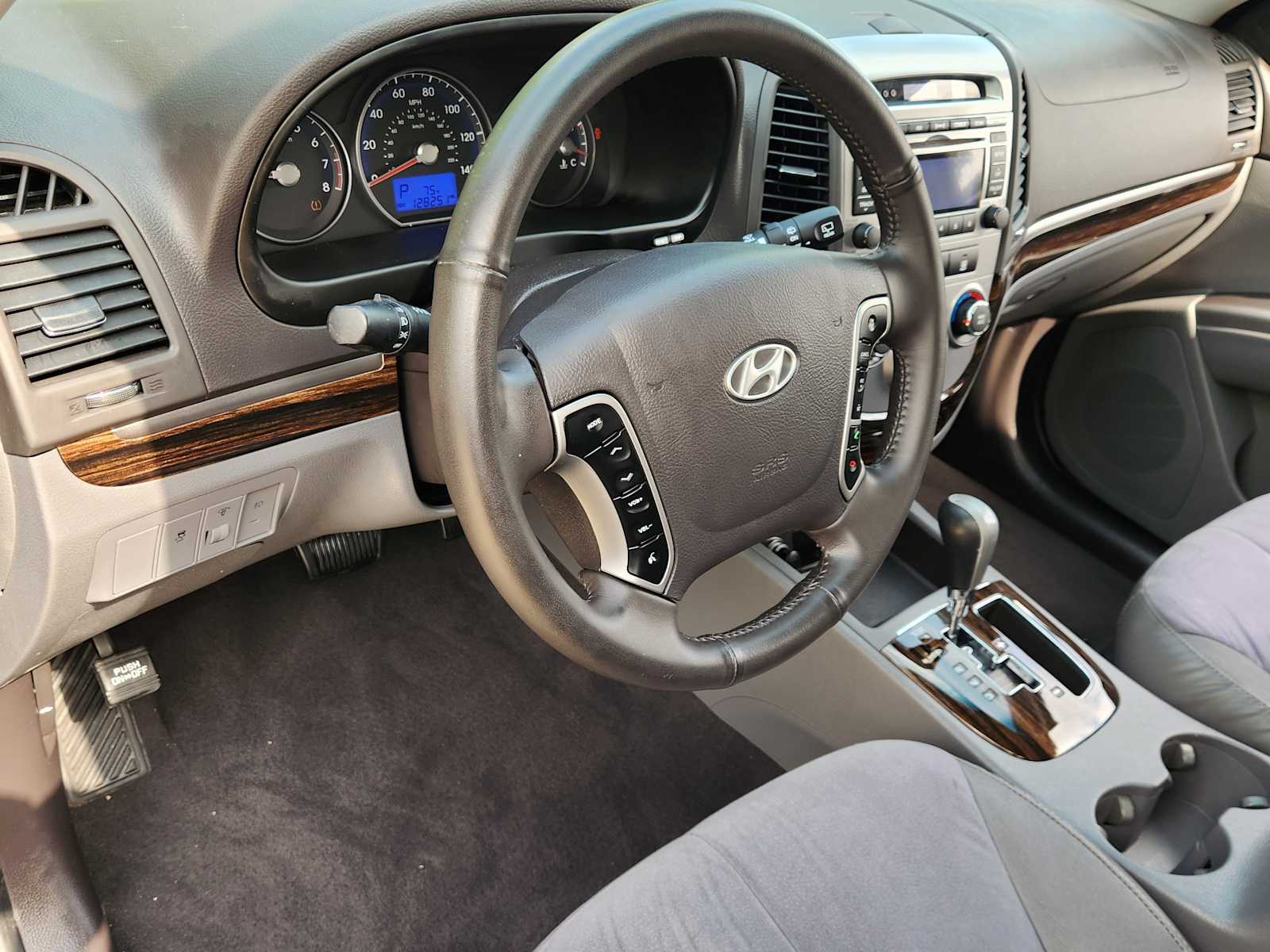 Thumbnail: 2010 Hyundai Santa Fe - 2