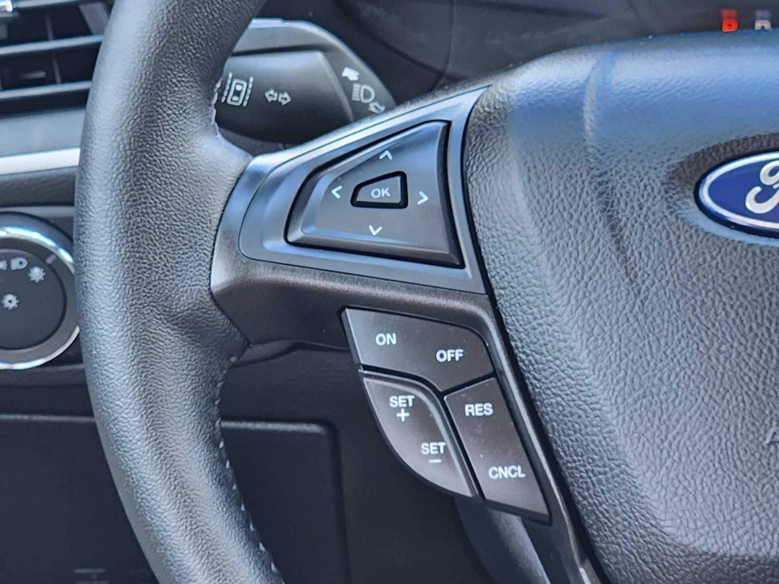 Thumbnail: 2022 Ford Edge - 31