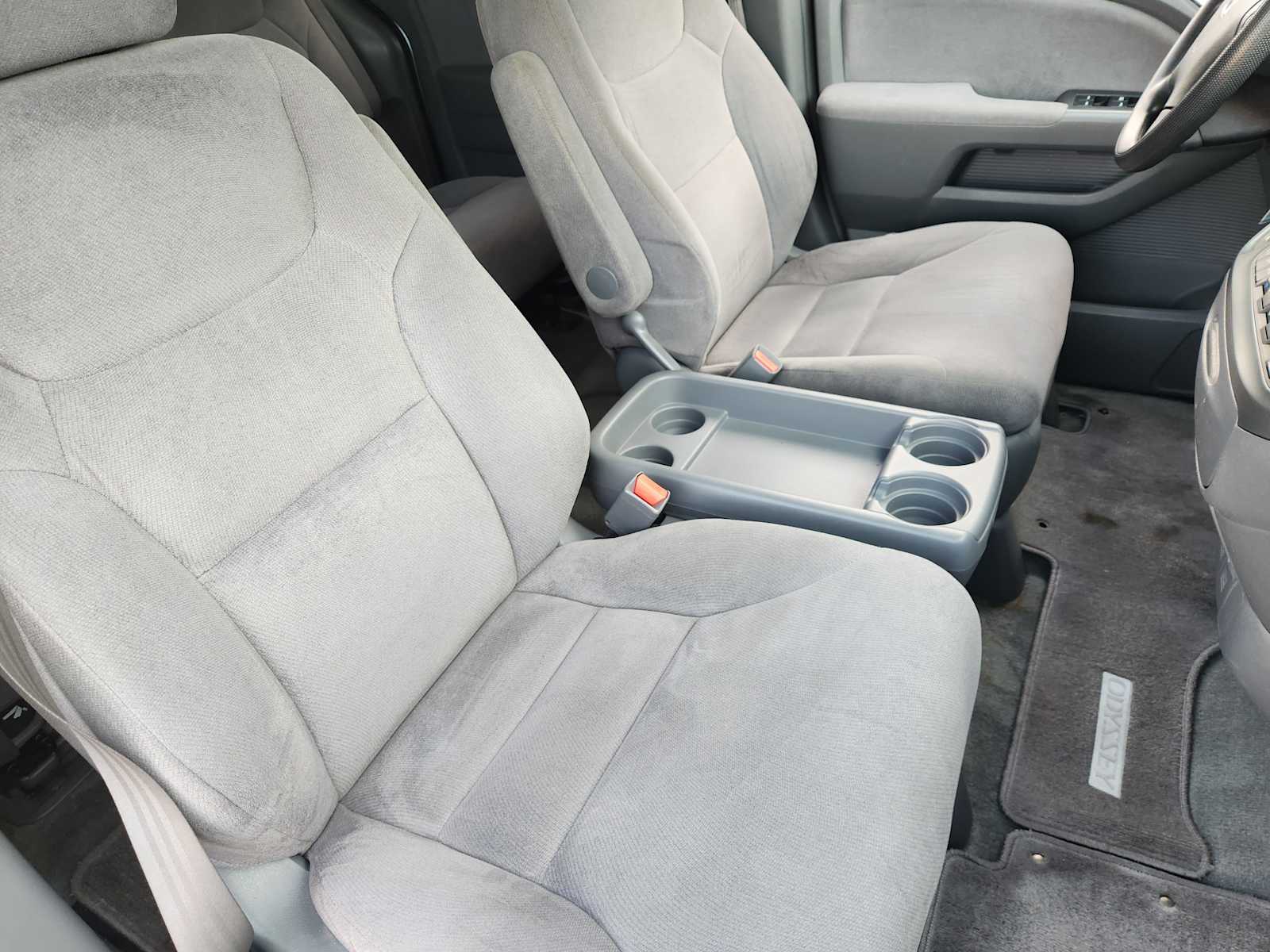 Thumbnail: 2005 Honda Odyssey - 15