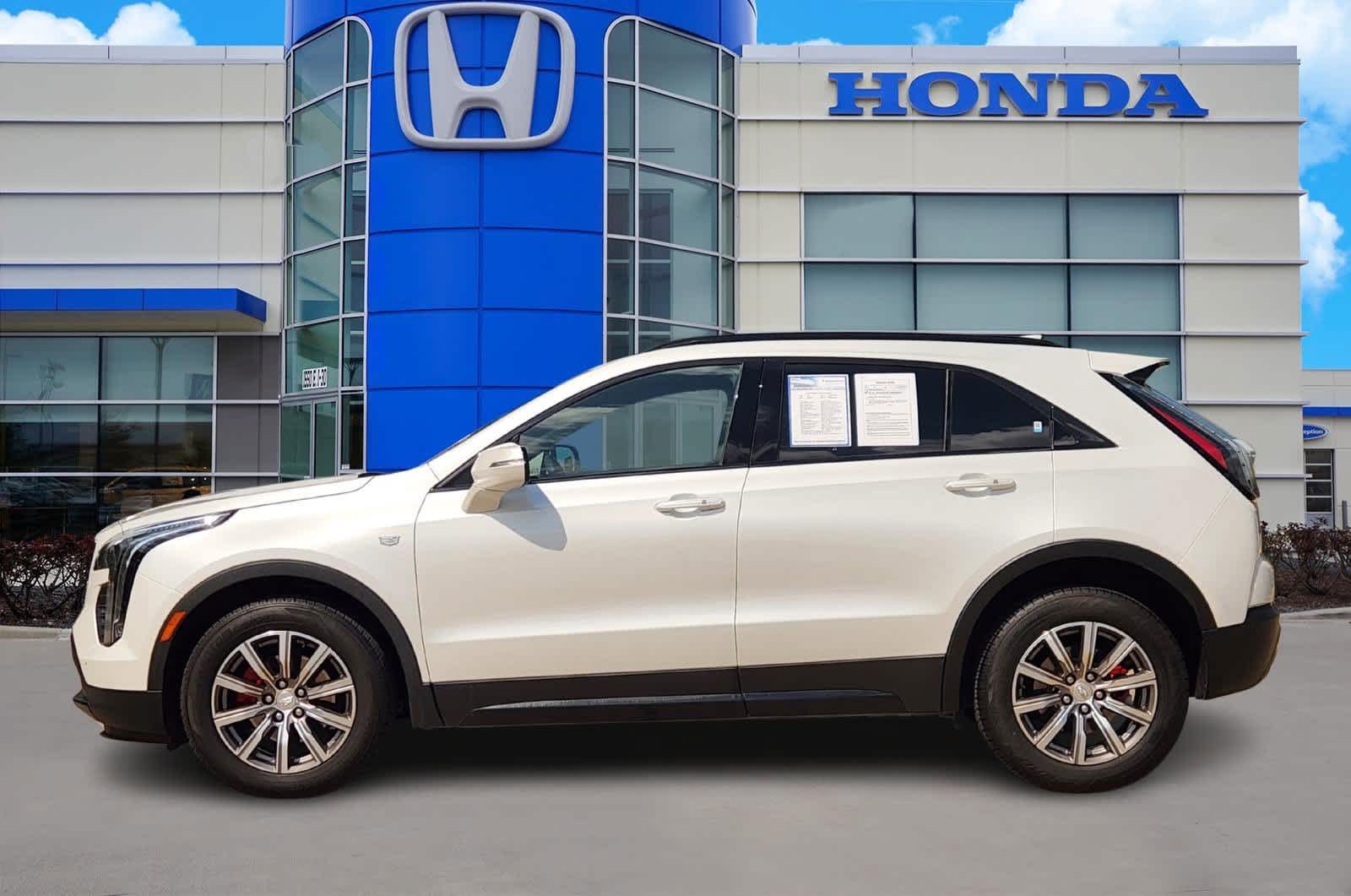 Thumbnail: 2021 Cadillac XT4 - 3