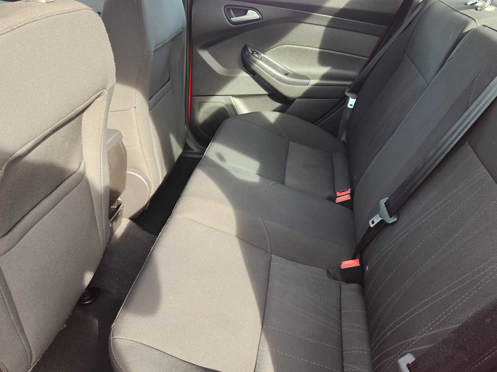 Thumbnail: 2016 Ford Focus - 9