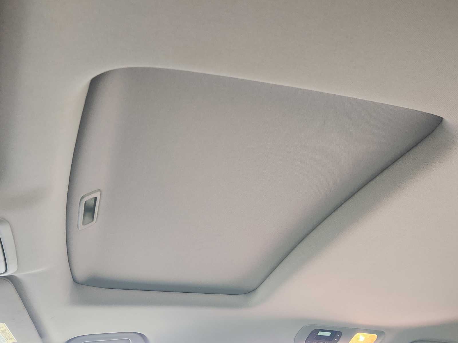 Thumbnail: 2023 Honda Odyssey - 32