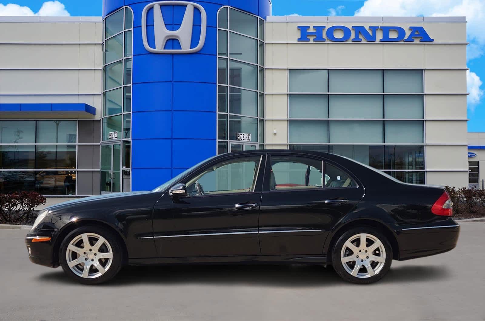 Thumbnail: 2009 Mercedes-Benz E-Class - 3