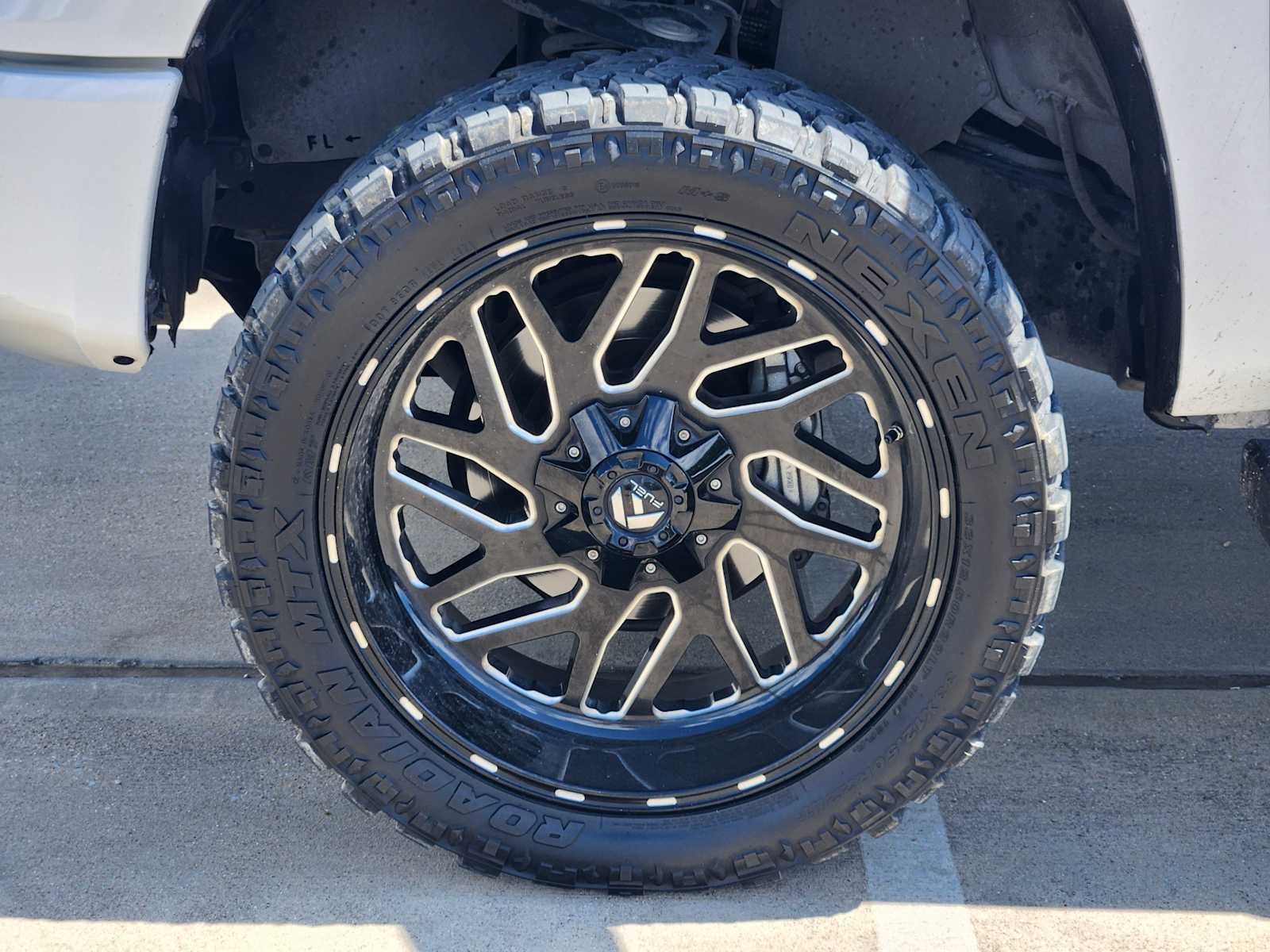 Thumbnail: 2019 Toyota Tundra - 10