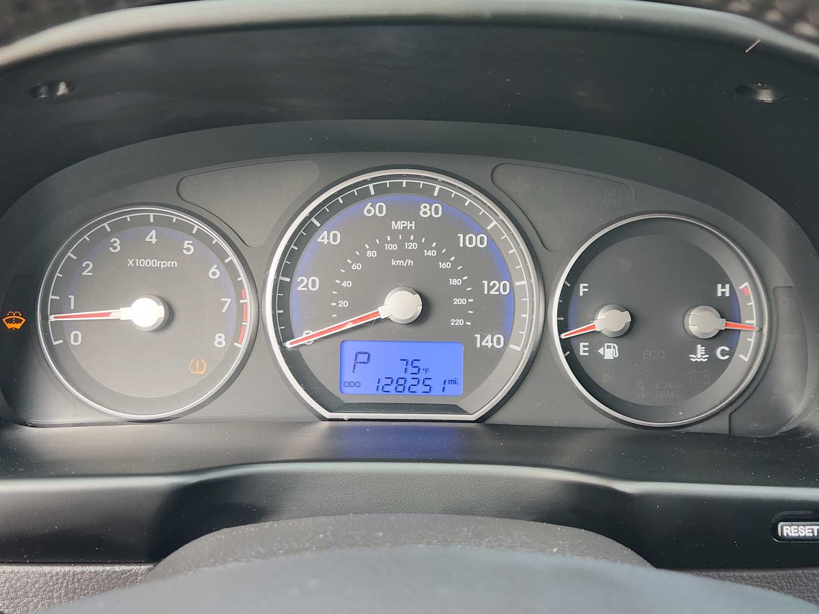 Thumbnail: 2010 Hyundai Santa Fe - 18