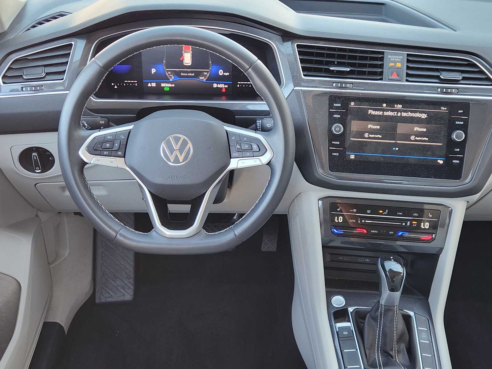 Thumbnail: 2023 Volkswagen Tiguan - 14