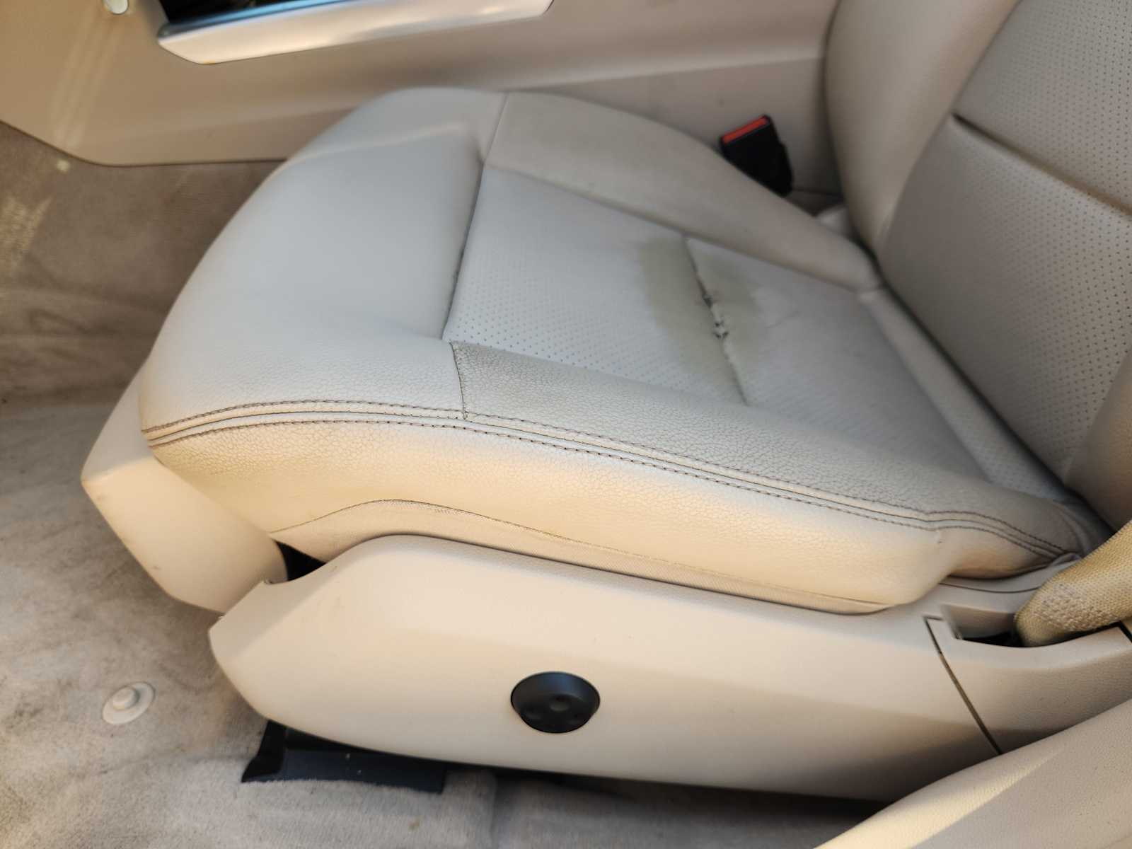 Thumbnail: 2014 Mercedes-Benz E-Class - 30