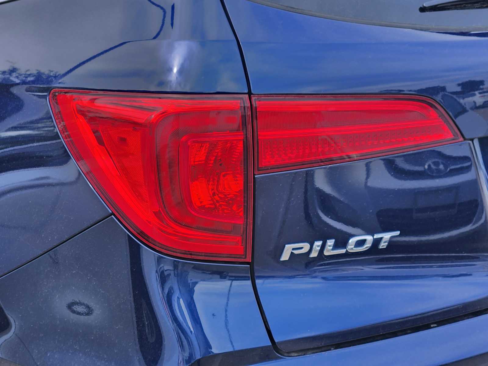 Thumbnail: 2016 Honda Pilot - 12