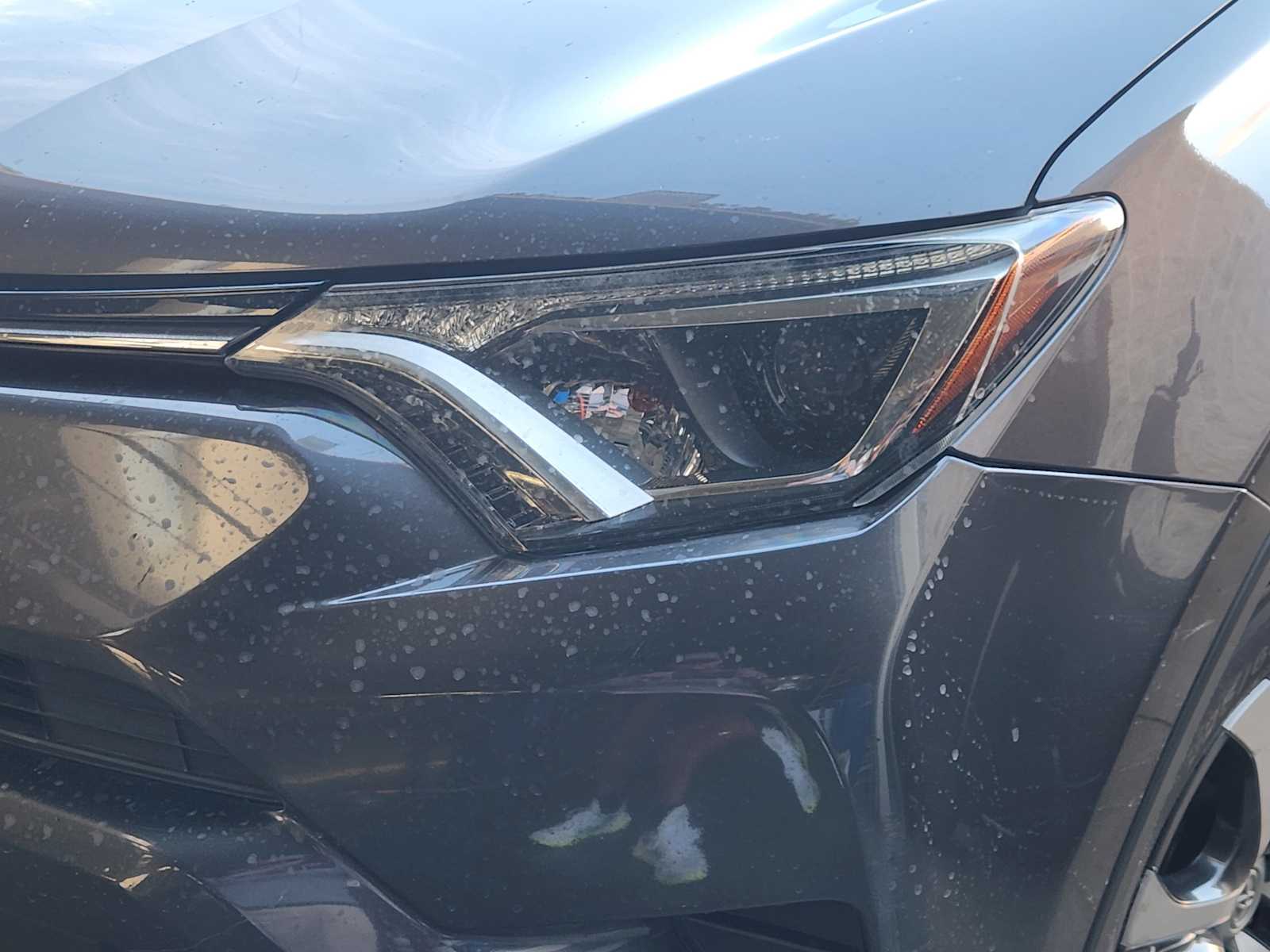 Thumbnail: 2017 Toyota RAV4 - 12