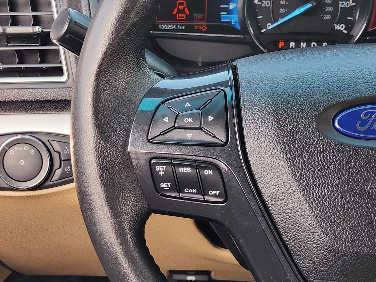 Thumbnail: 2016 Ford Explorer - 32