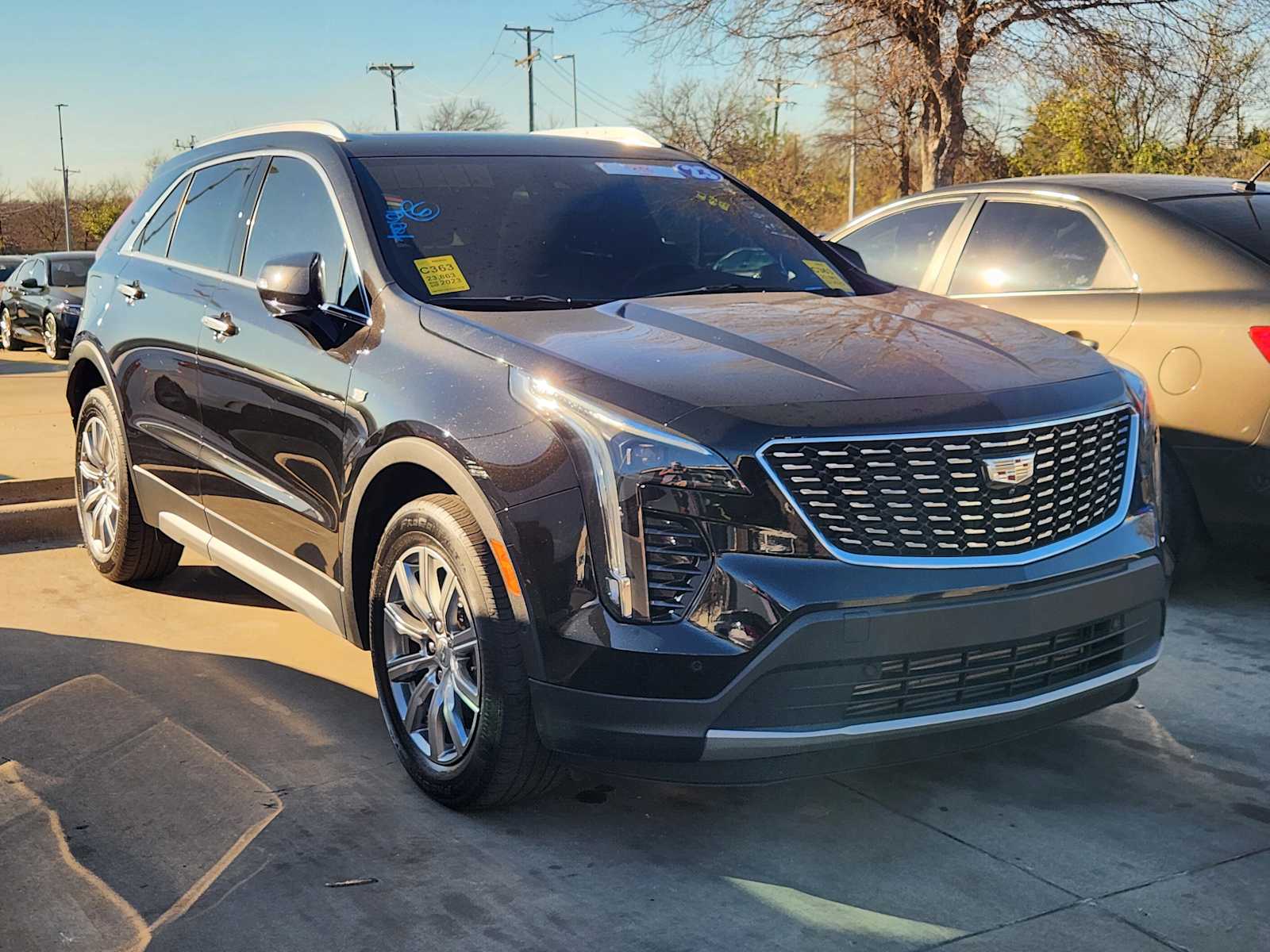 Thumbnail: 2023 Cadillac XT4 - 3