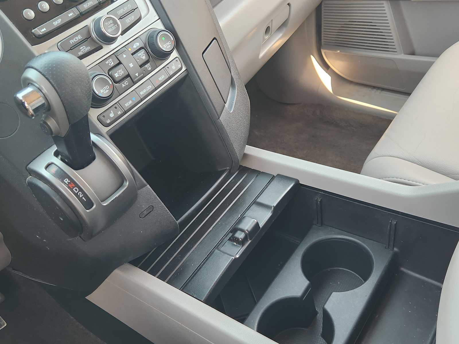Thumbnail: 2012 Honda Pilot - 18