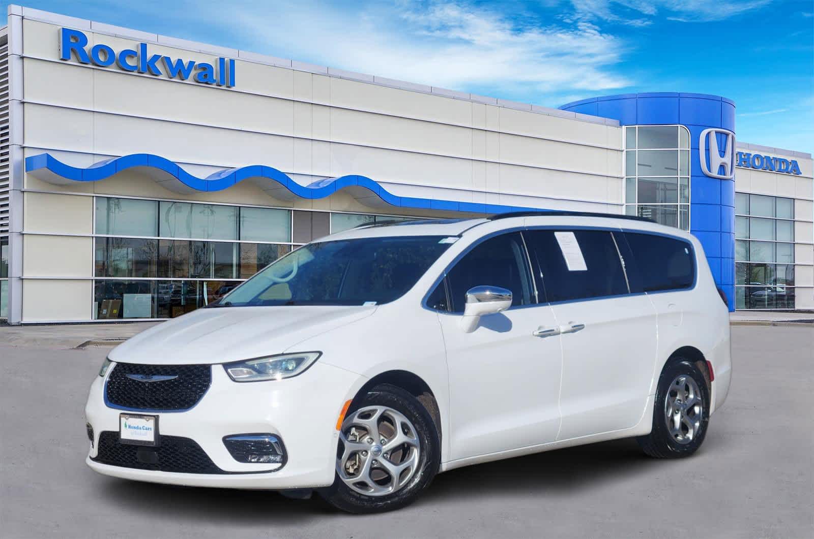 Thumbnail: 2022 Chrysler Pacifica - 1