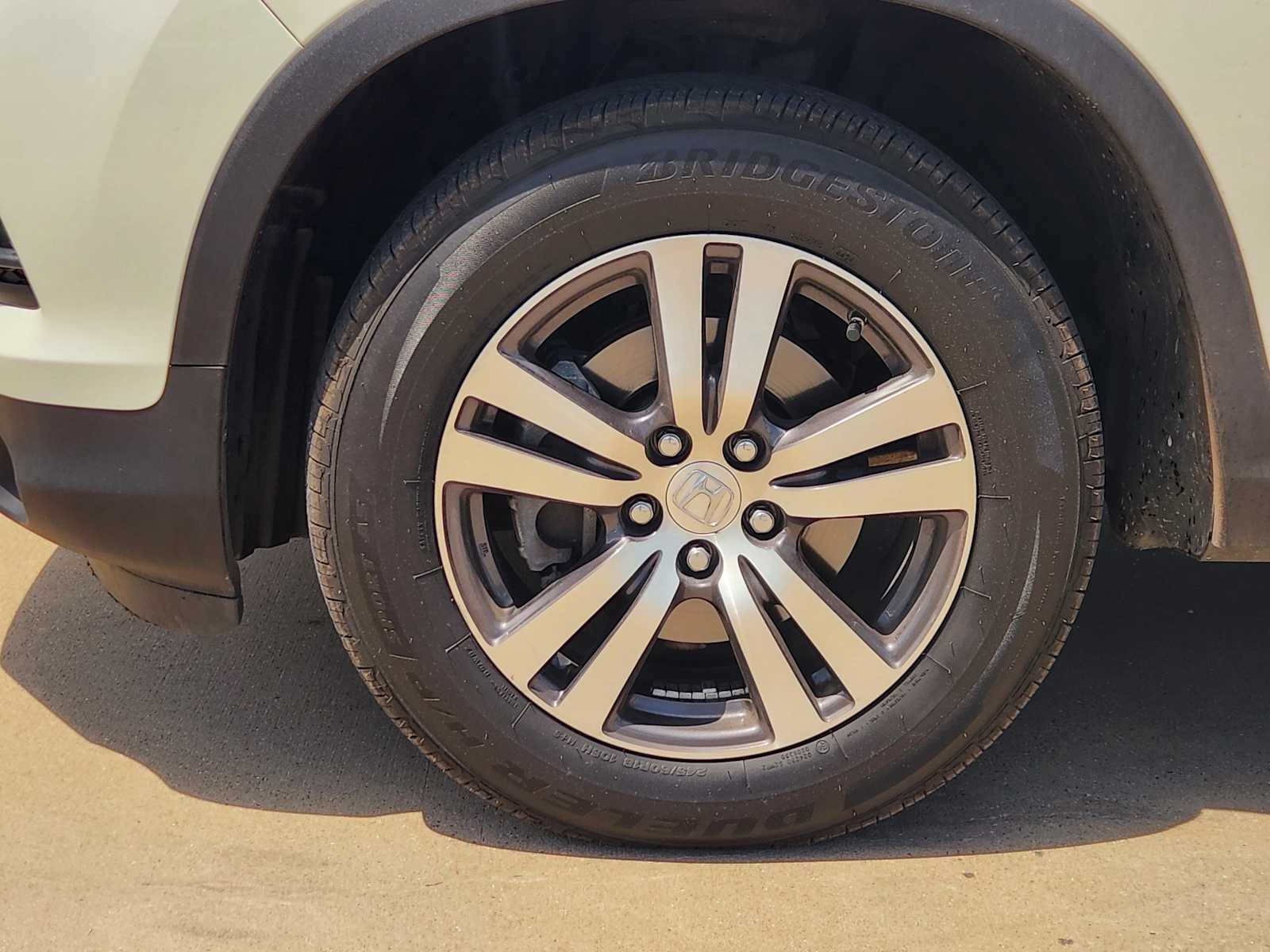 Thumbnail: 2016 Honda Pilot - 23