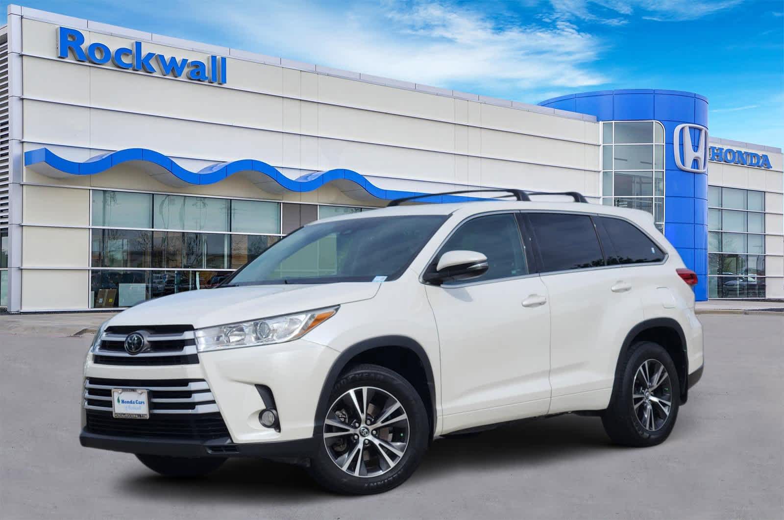 Thumbnail: 2017 Toyota Highlander - 1