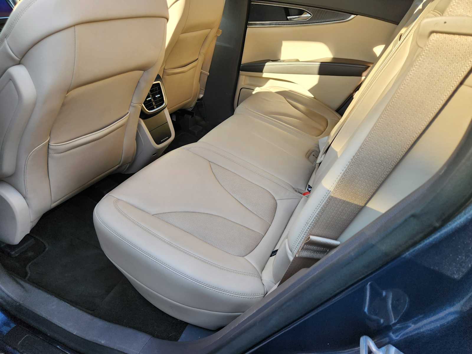 Thumbnail: 2019 Lincoln Nautilus - 9