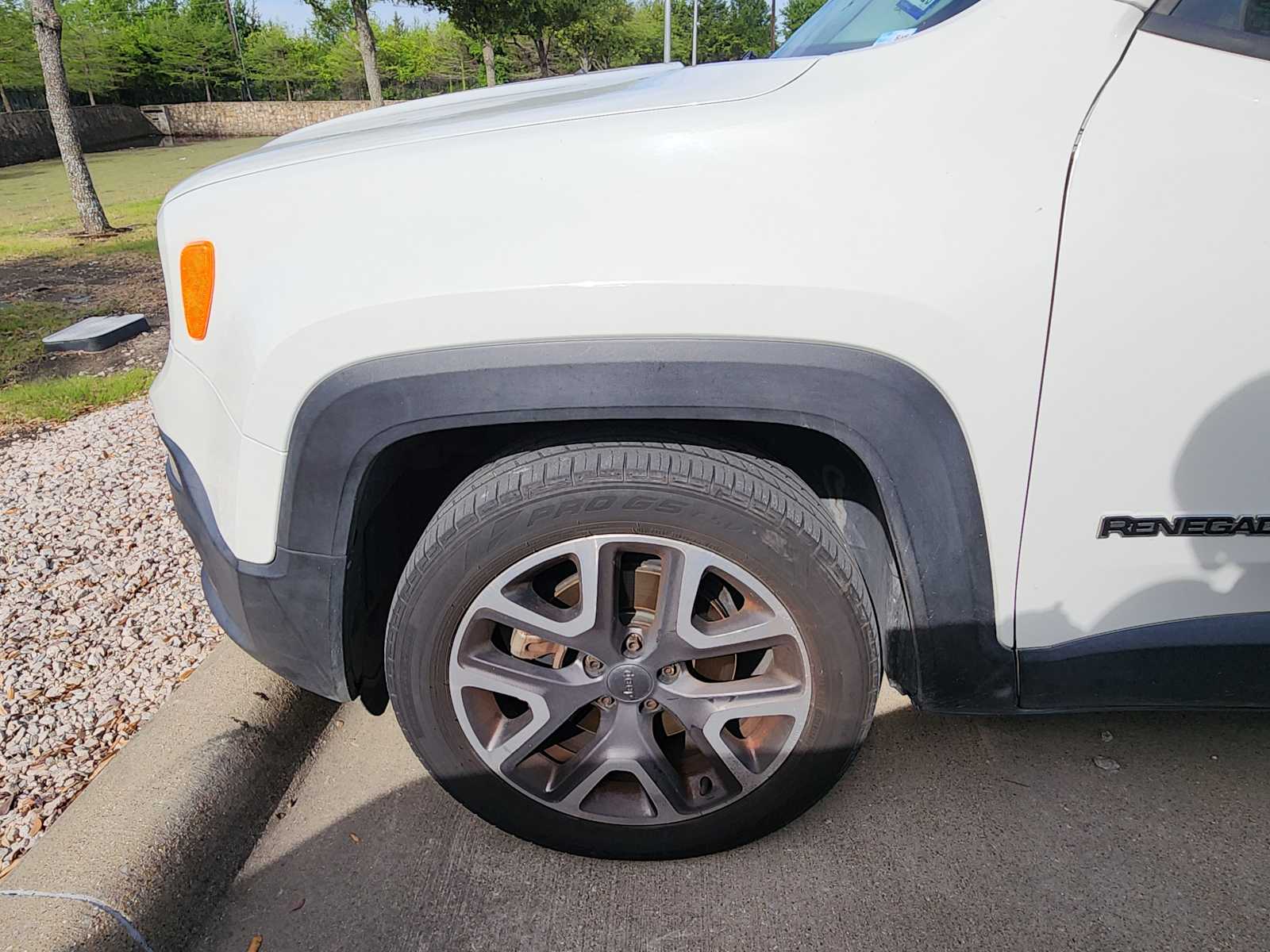 Thumbnail: 2015 Jeep Renegade - 10