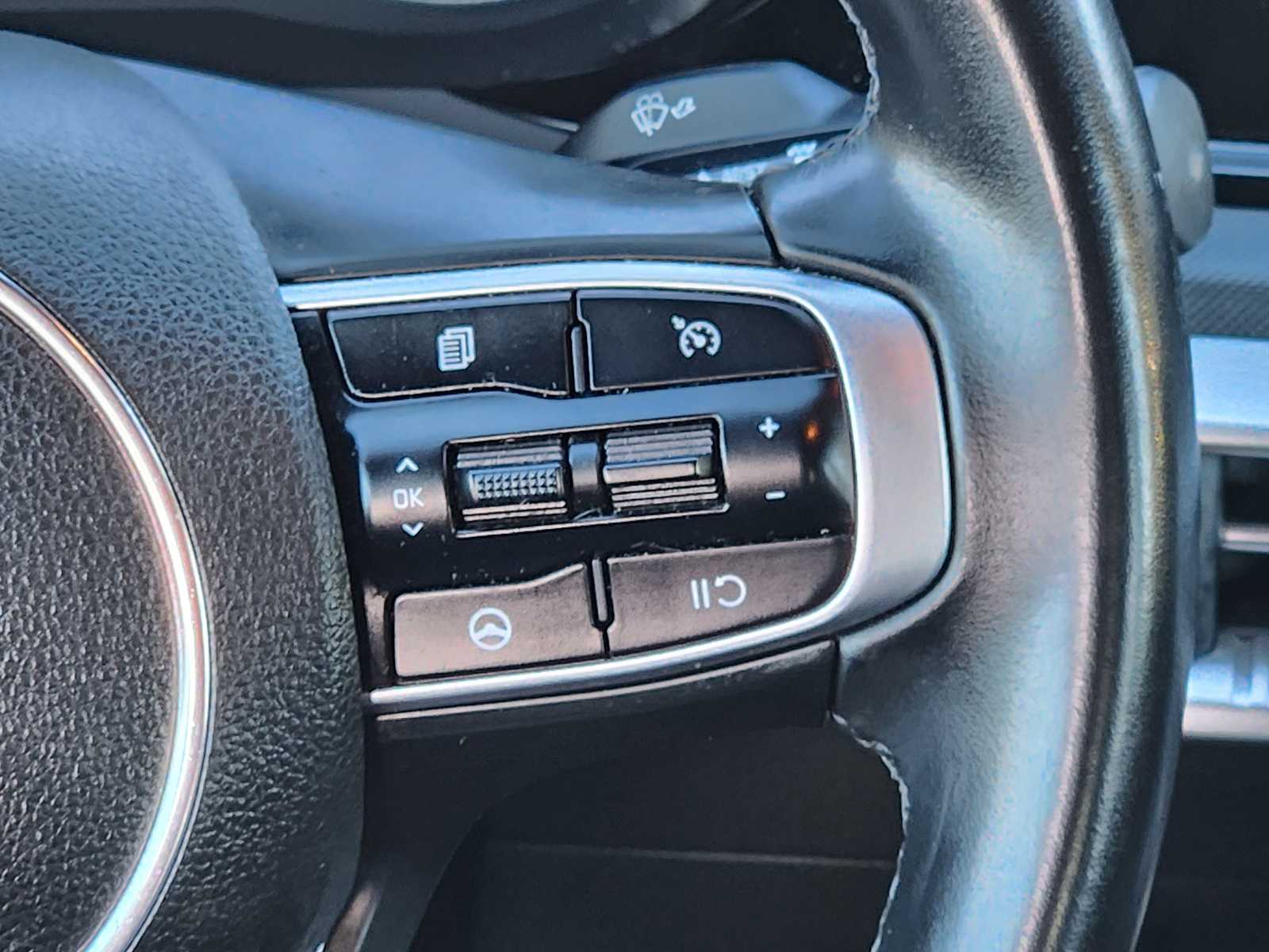 Thumbnail: 2021 Kia K5 - 33