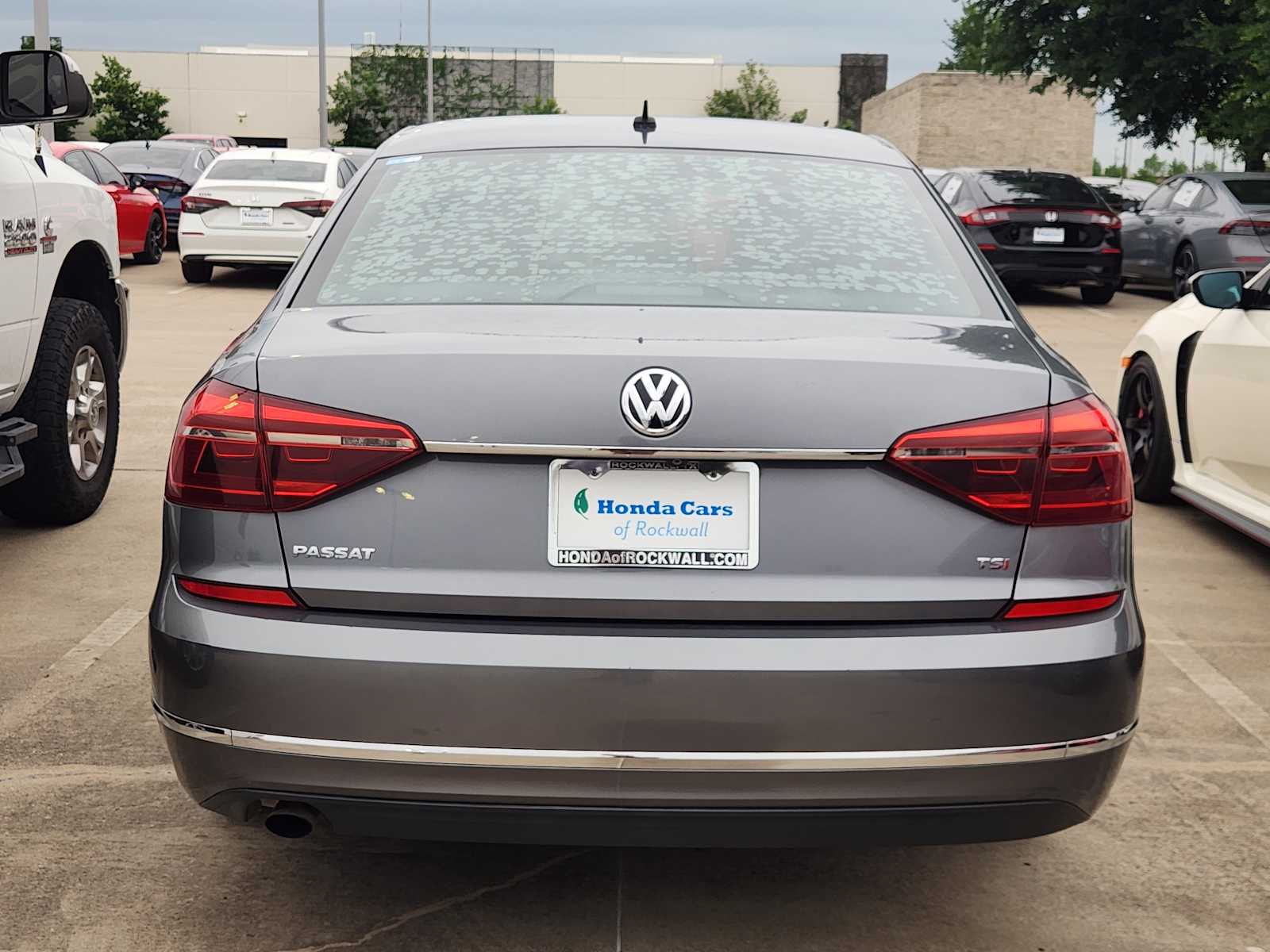 Thumbnail: 2017 Volkswagen Passat - 5