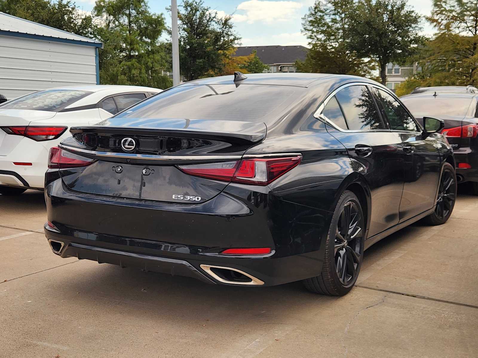 Thumbnail: 2023 Lexus ES - 4