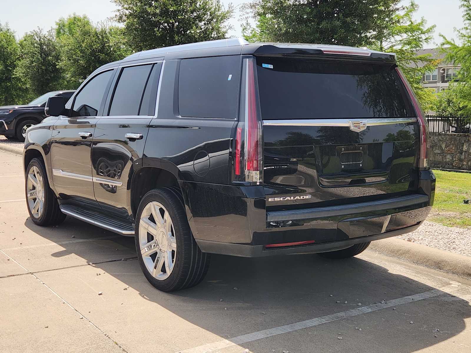 Thumbnail: 2016 Cadillac Escalade - 6