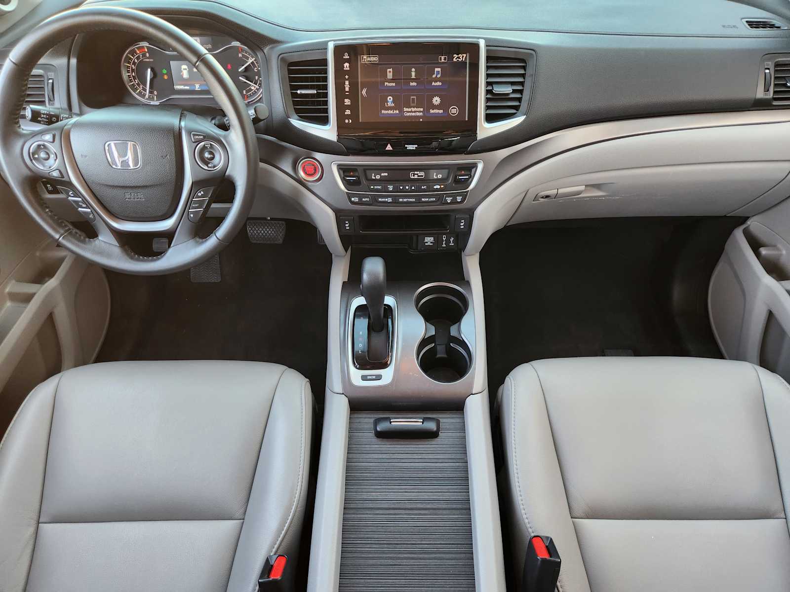 Thumbnail: 2017 Honda Pilot - 10