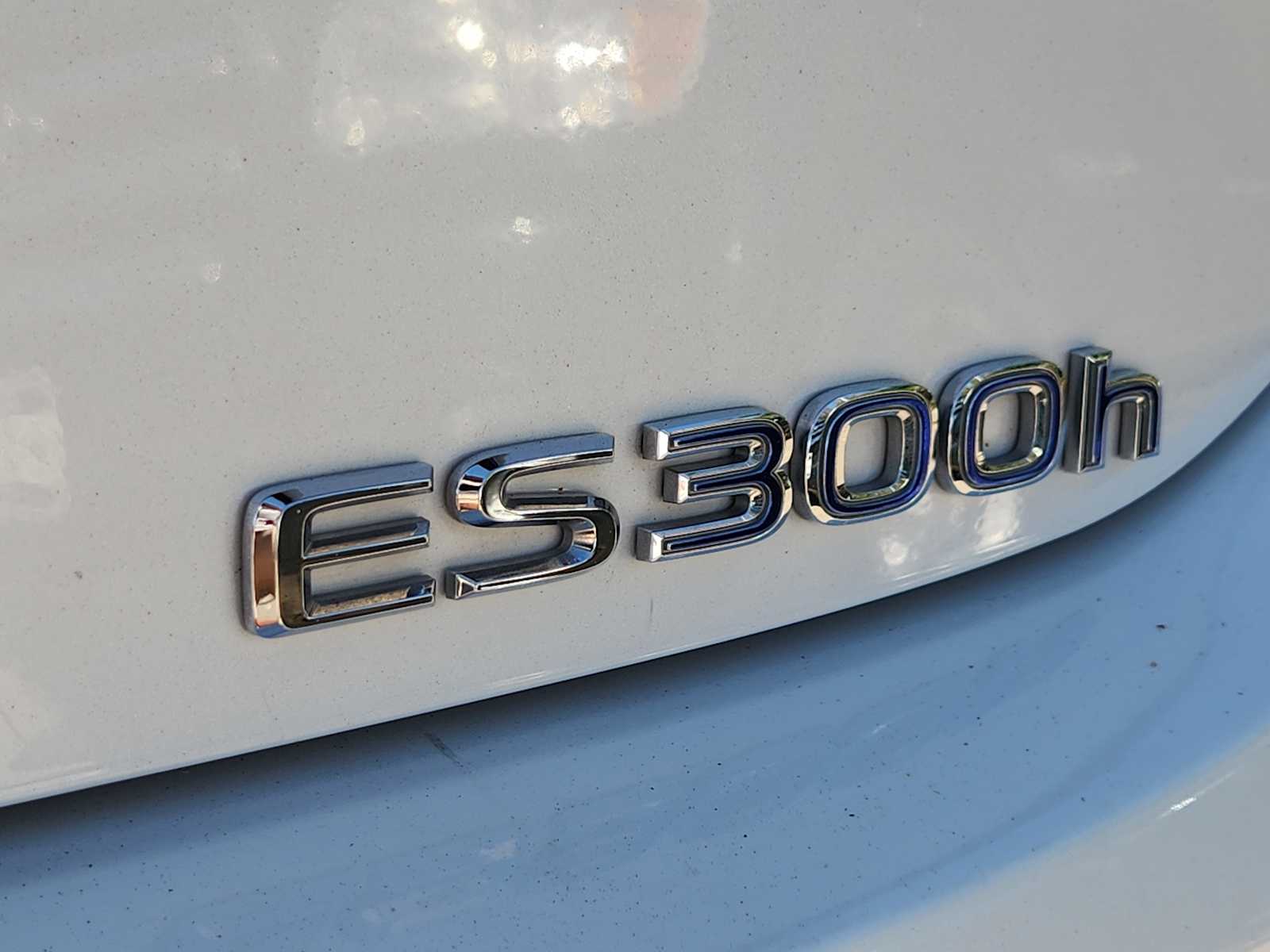 Thumbnail: 2022 Lexus ES - 7