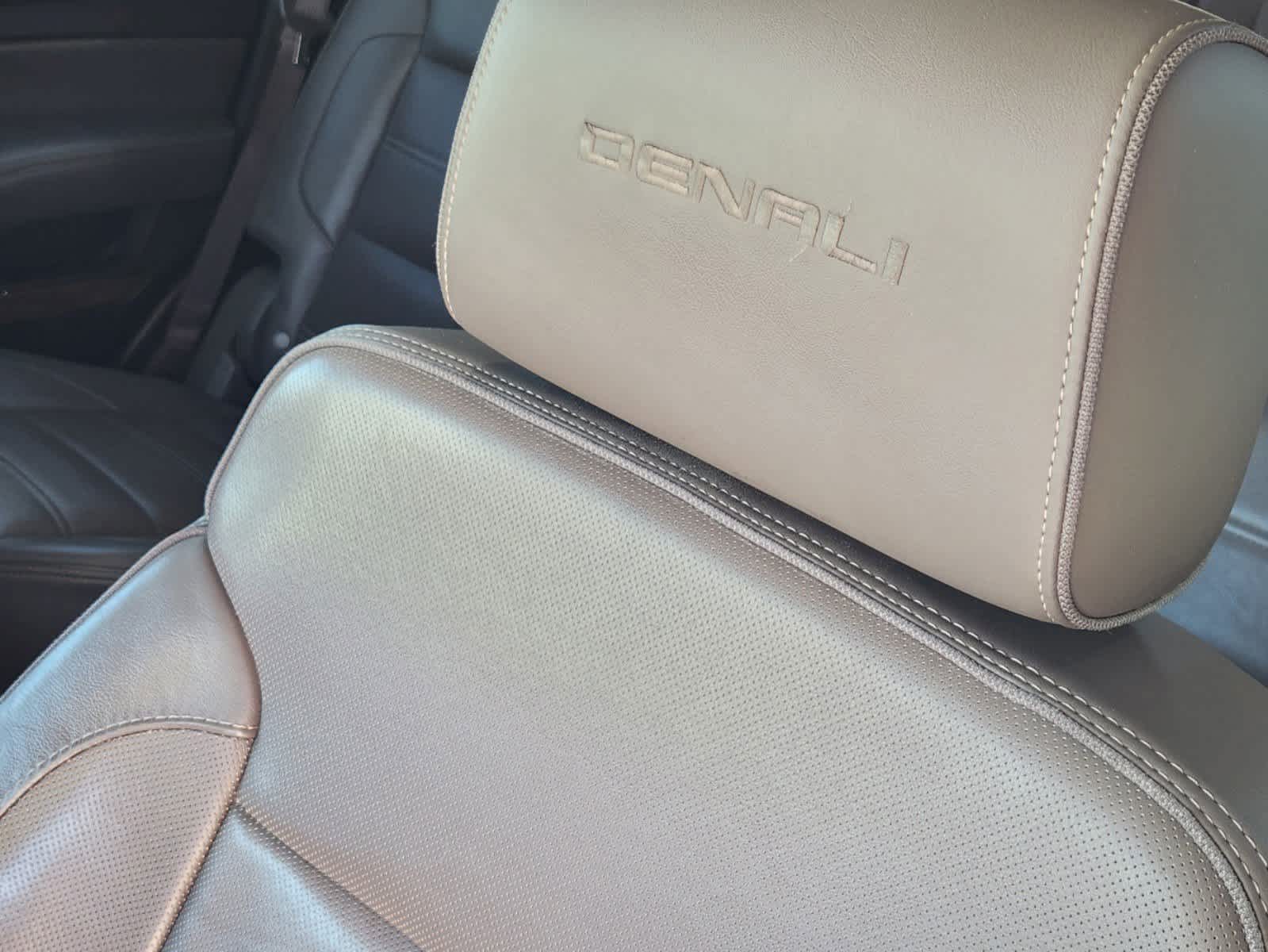 Thumbnail: 2015 GMC Yukon - 25