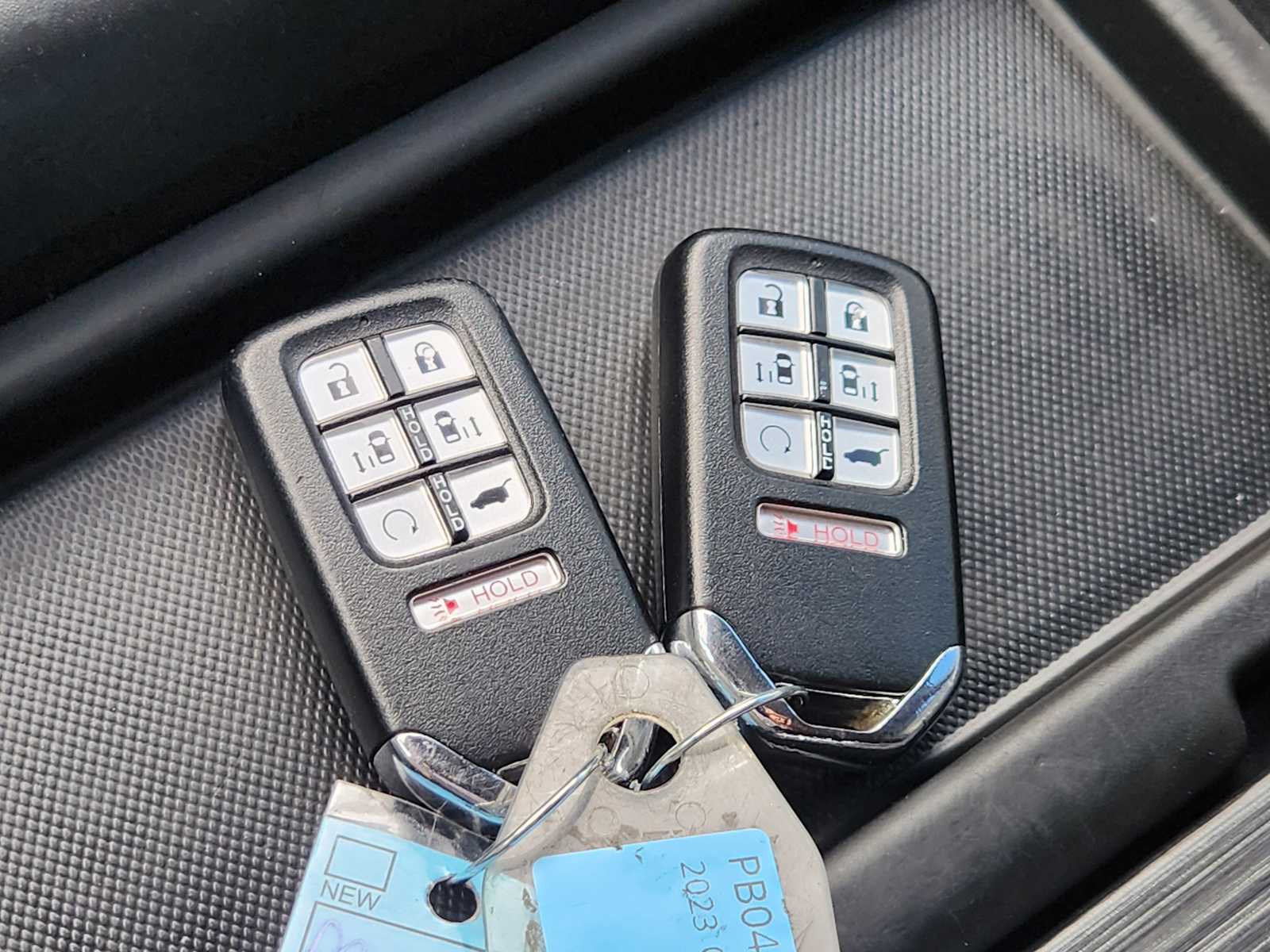 Thumbnail: 2023 Honda Odyssey - 21