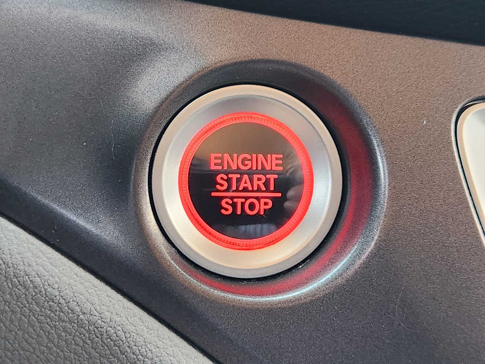 Thumbnail: 2017 Honda Pilot - 29