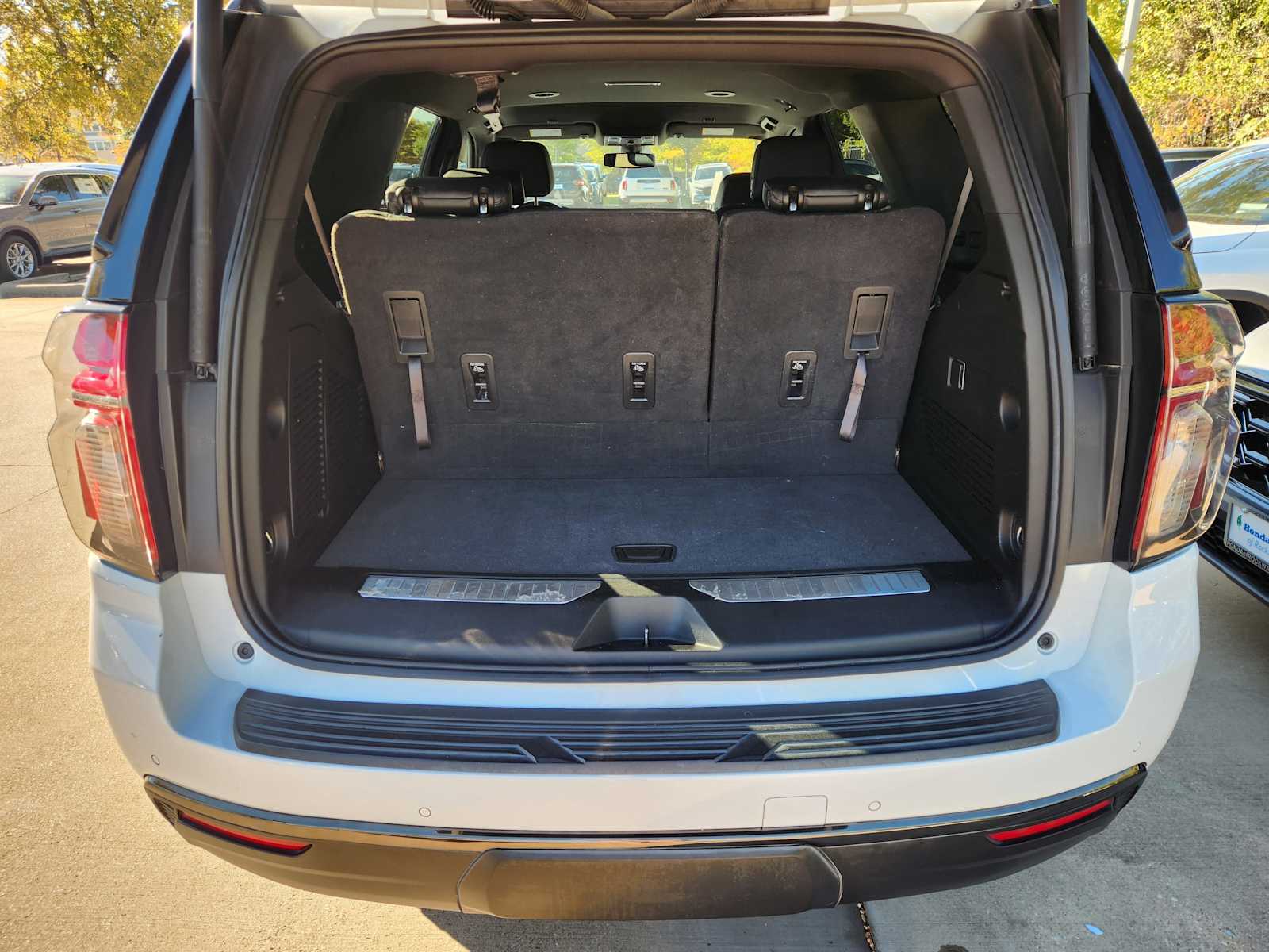 Thumbnail: 2022 Chevrolet Tahoe - 19