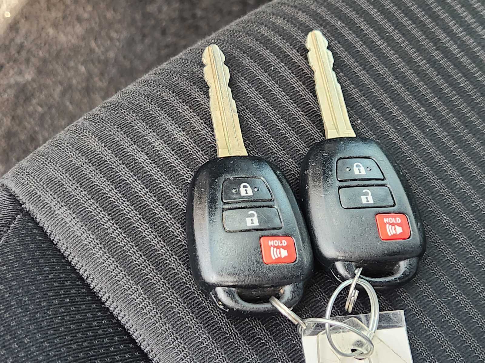 Thumbnail: 2014 Toyota RAV4 - 20