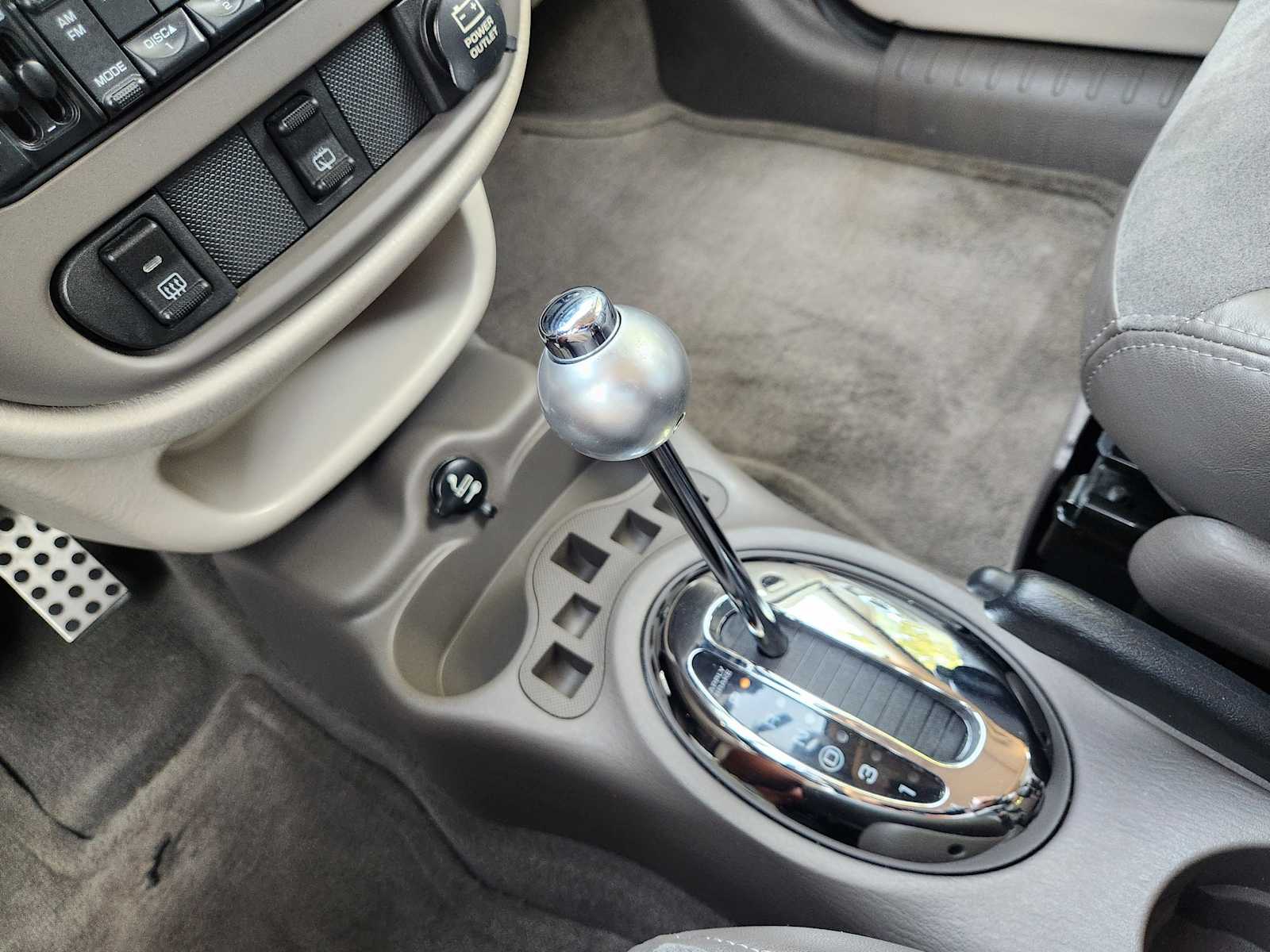 Thumbnail: 2004 Chrysler PT Cruiser - 17