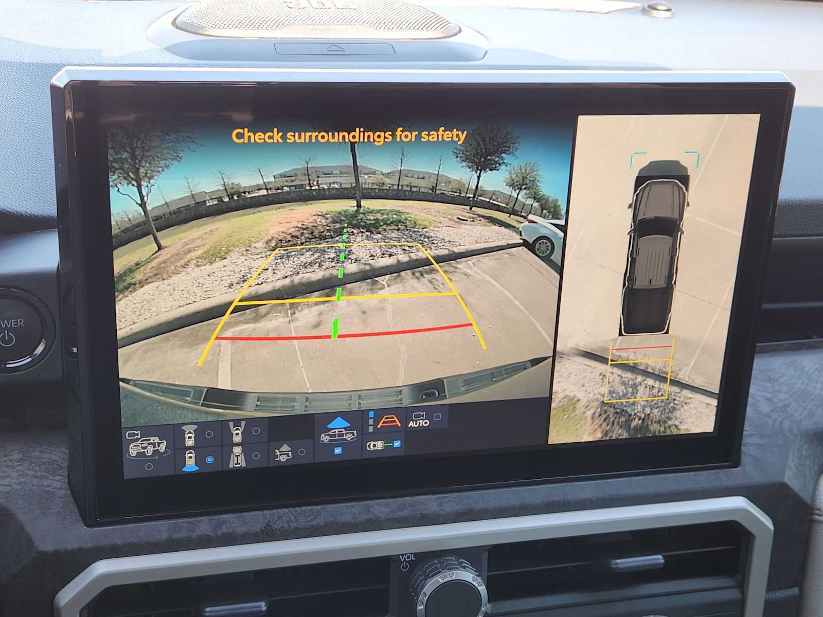 Thumbnail: 2025 Toyota Tacoma - 25