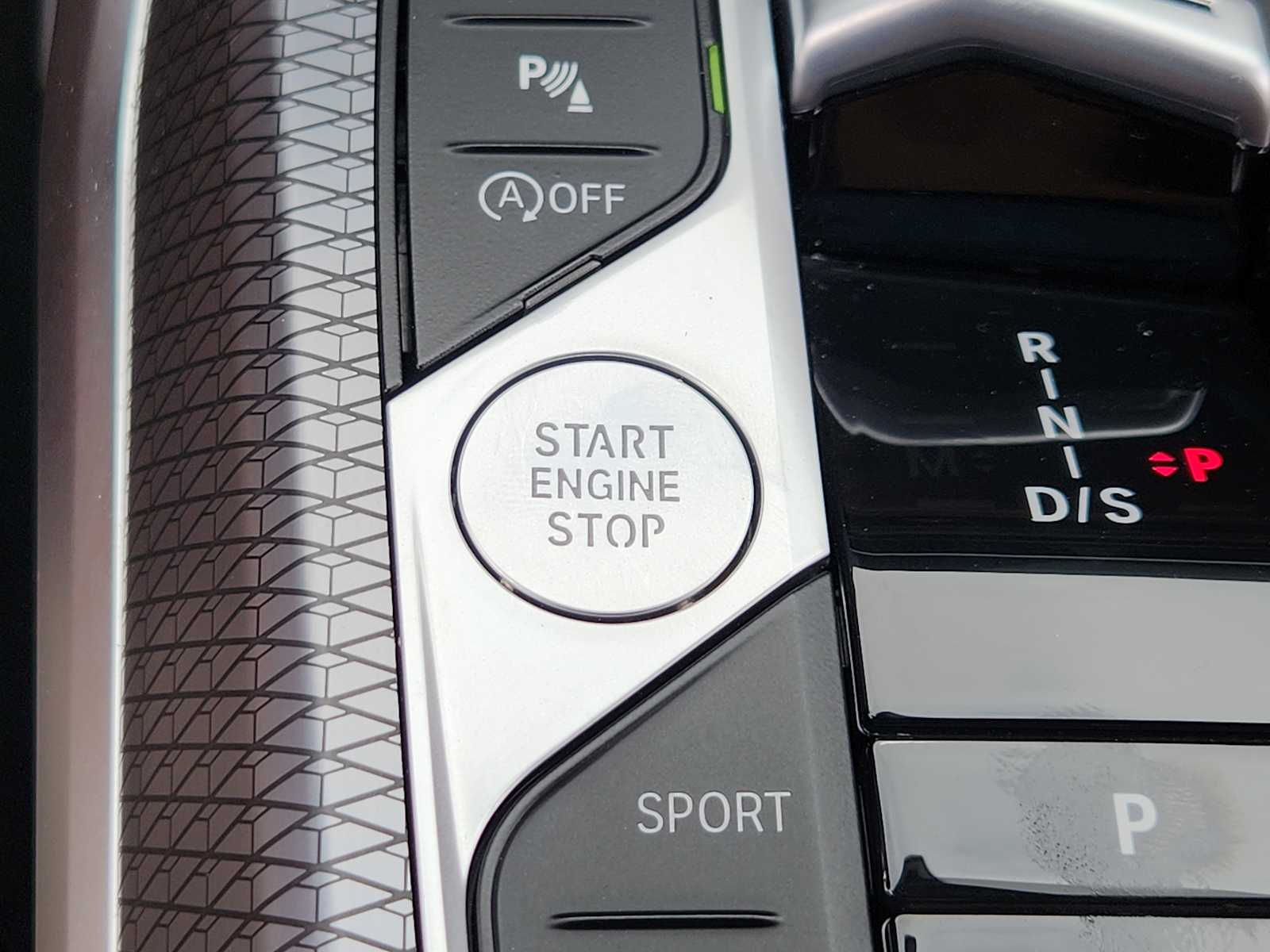 Thumbnail: 2025 BMW 3 Series - 28