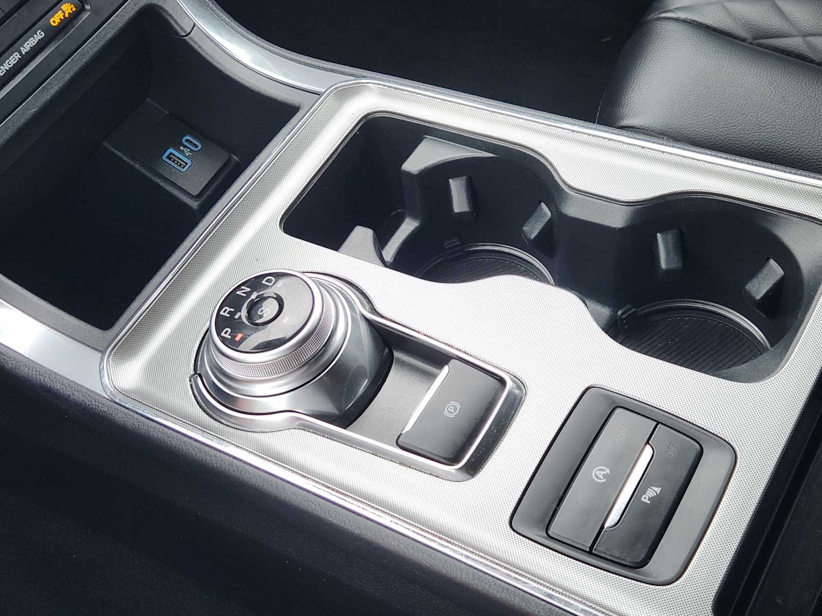 Thumbnail: 2024 Ford Edge - 17