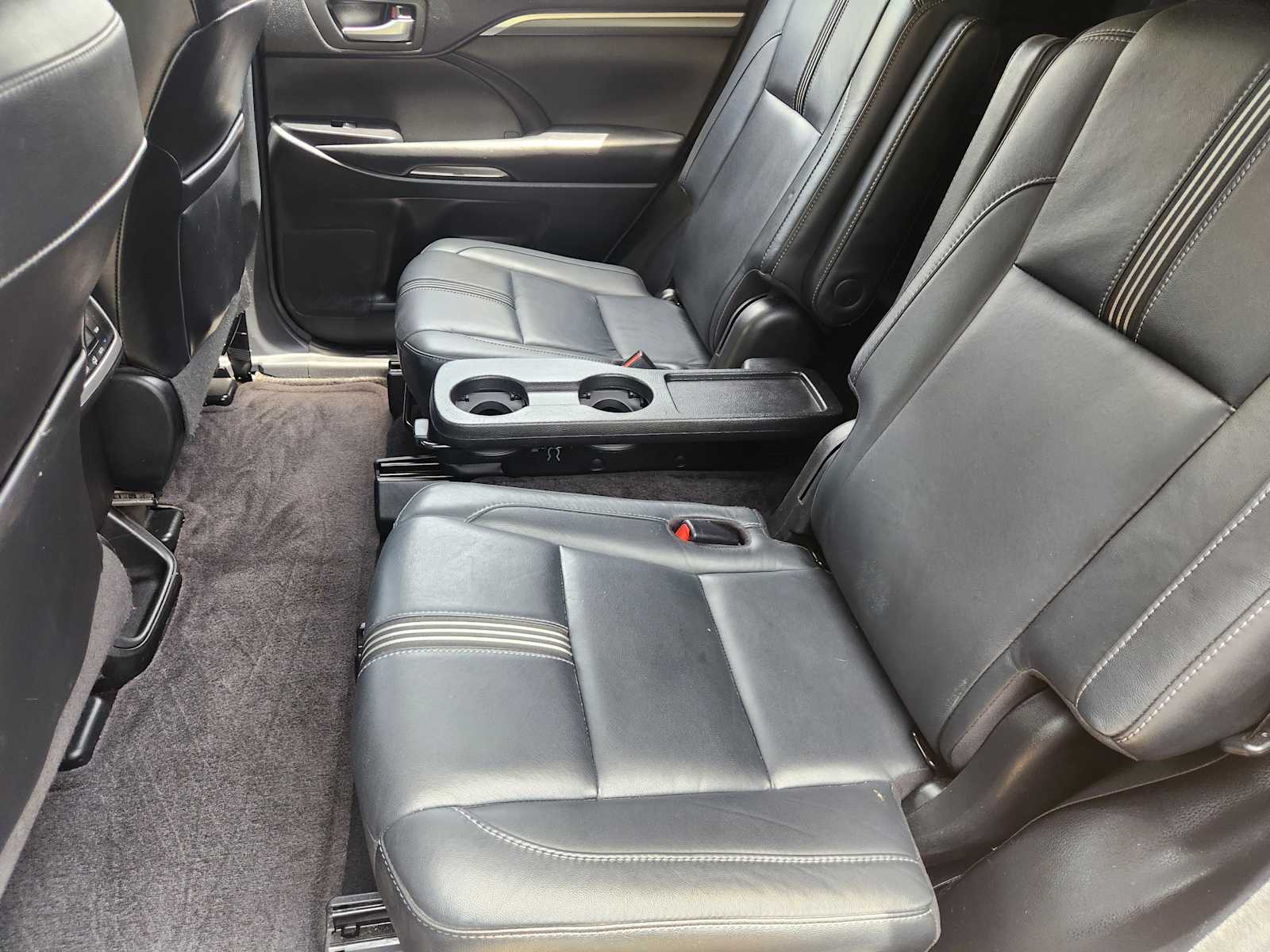 Thumbnail: 2018 Toyota Highlander - 13