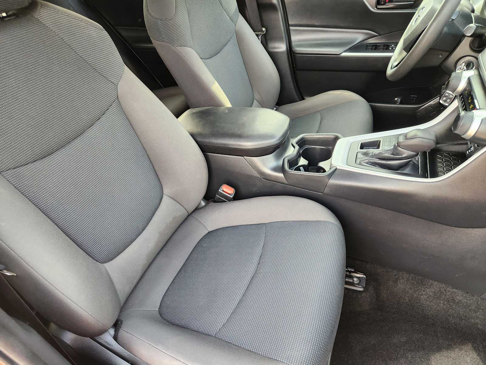 Thumbnail: 2021 Toyota RAV4 - 14