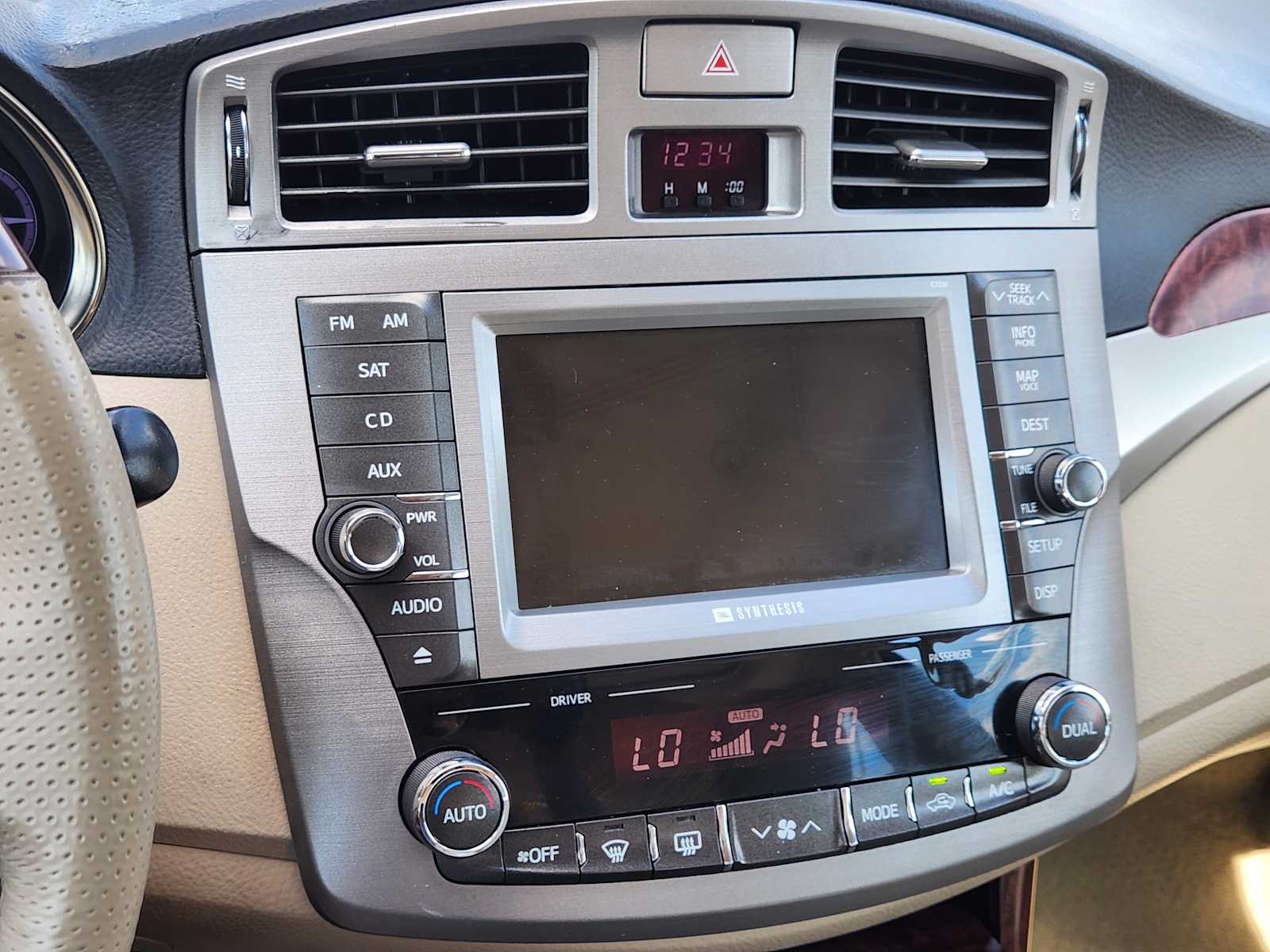 Thumbnail: 2012 Toyota Avalon - 16