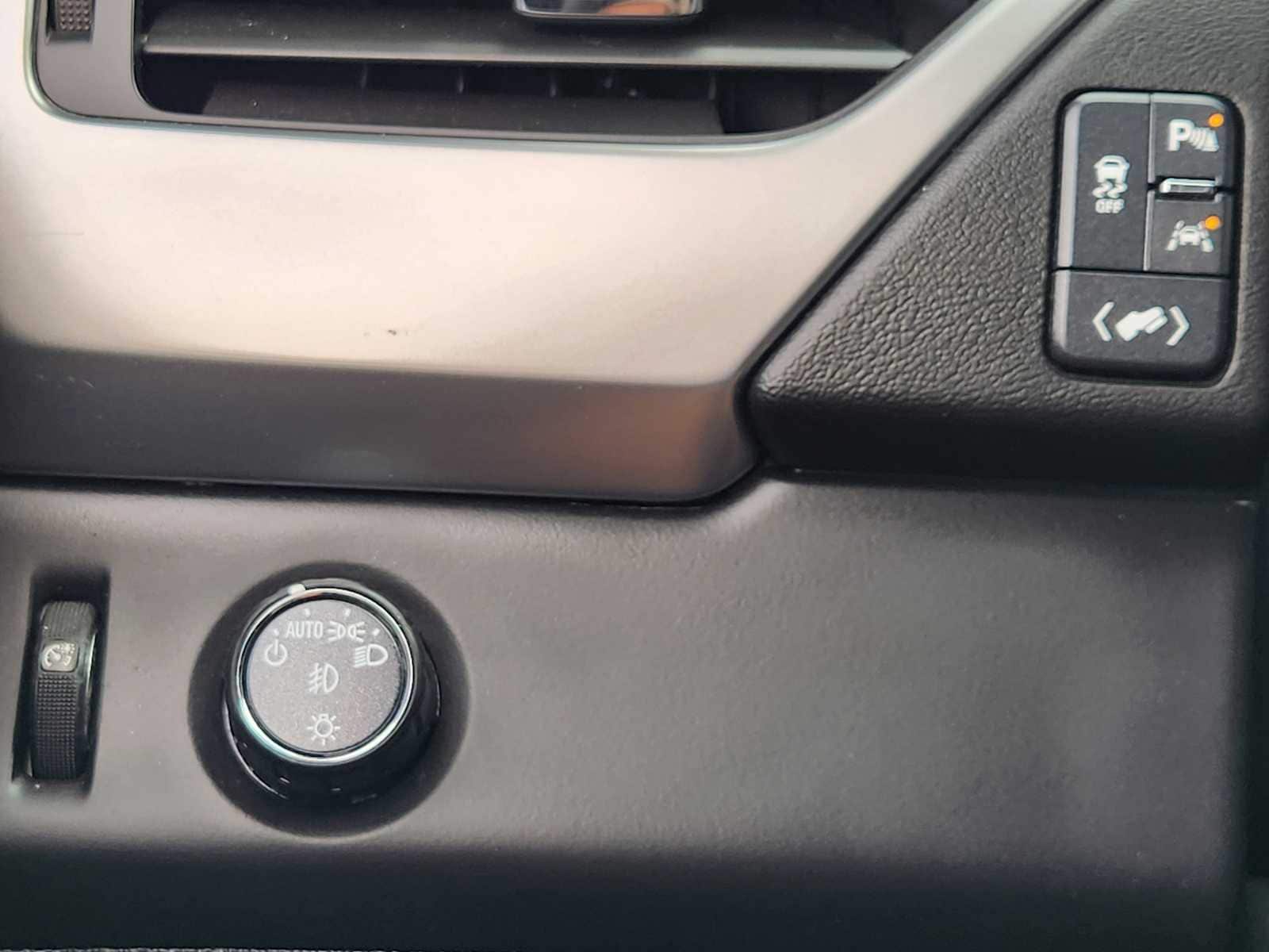 Thumbnail: 2020 Chevrolet Suburban - 27