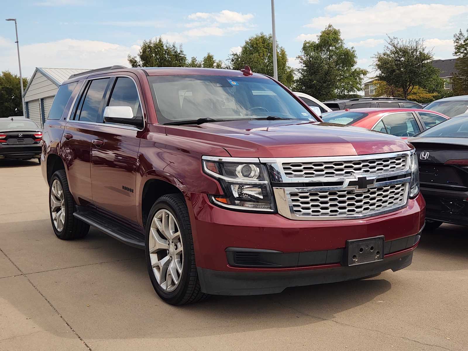 Thumbnail: 2018 Chevrolet Tahoe - 3