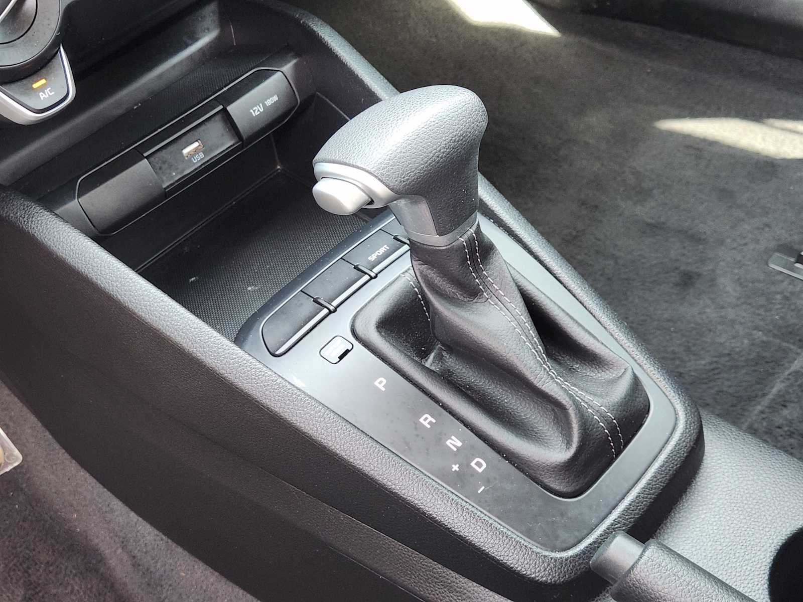 Thumbnail: 2023 Kia Rio - 17