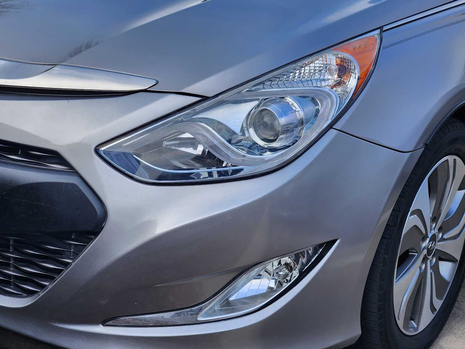 Thumbnail: 2013 Hyundai Sonata - 12