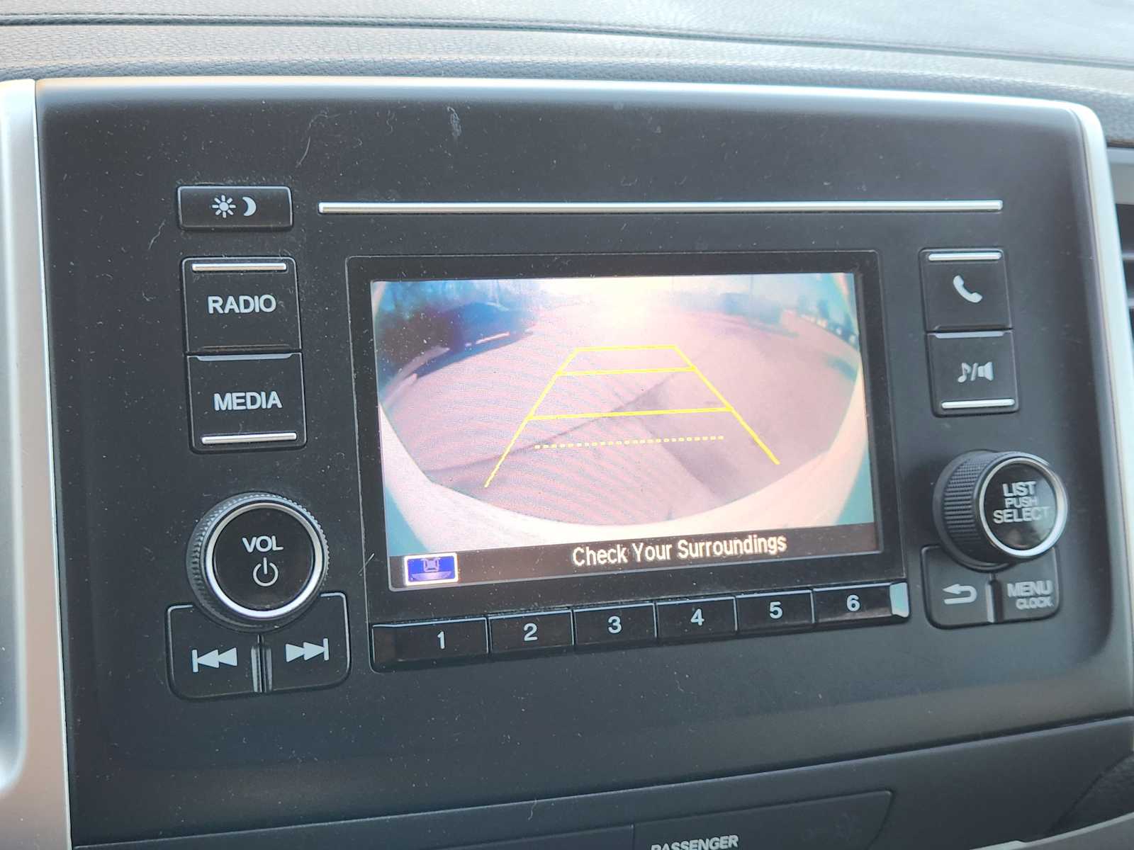 Thumbnail: 2017 Honda Pilot - 26