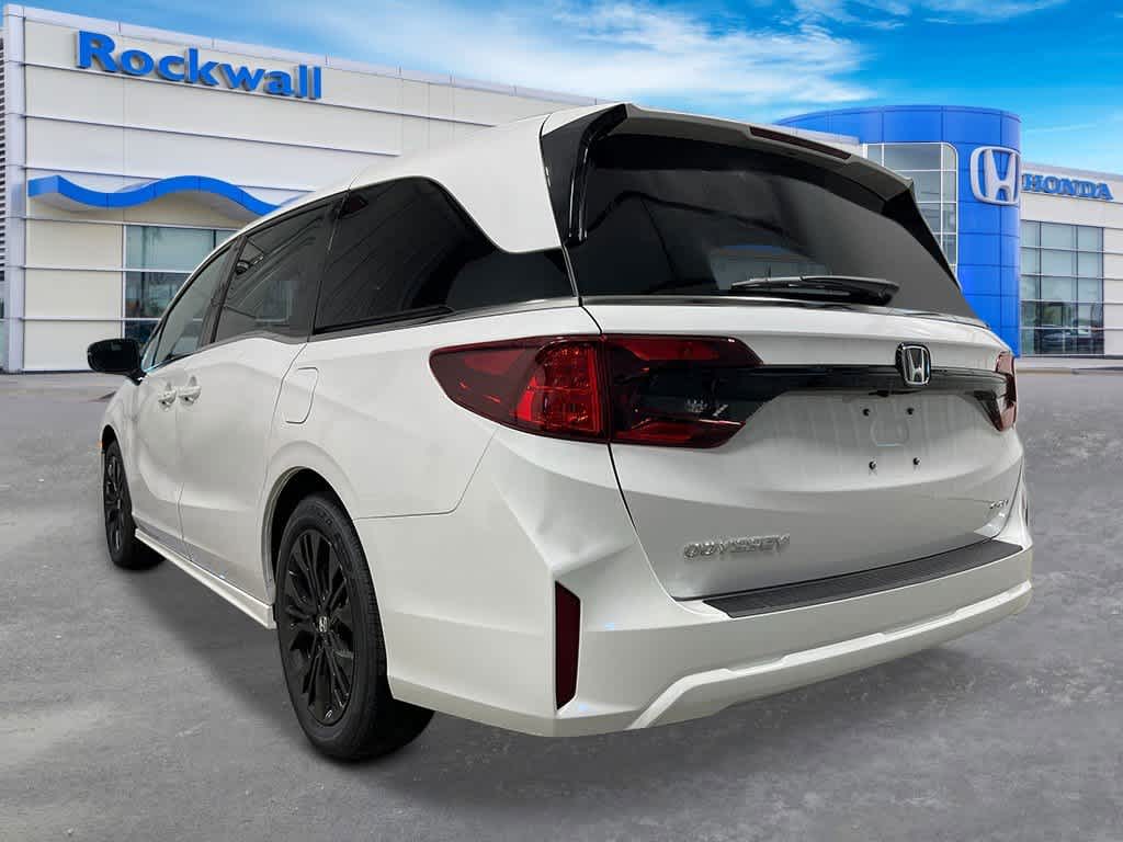 2026 Honda Odyssey photo 2